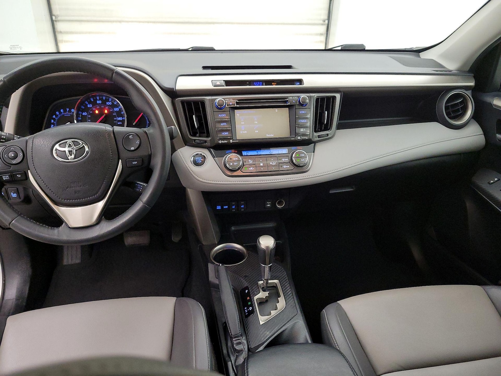 2014 Toyota RAV4 Limited - Photo 10