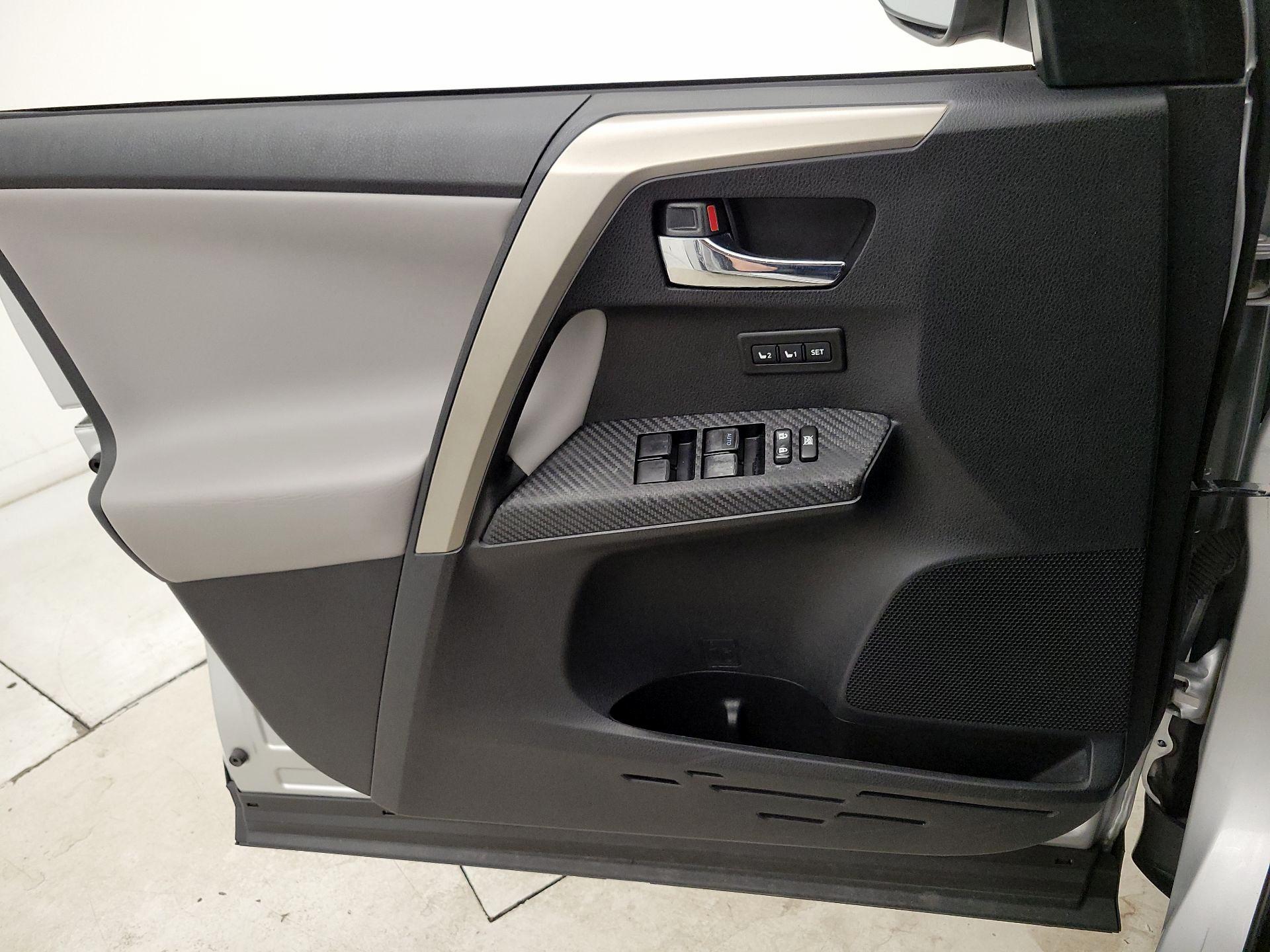 Thumbnail: 2014 Toyota RAV4 - 12