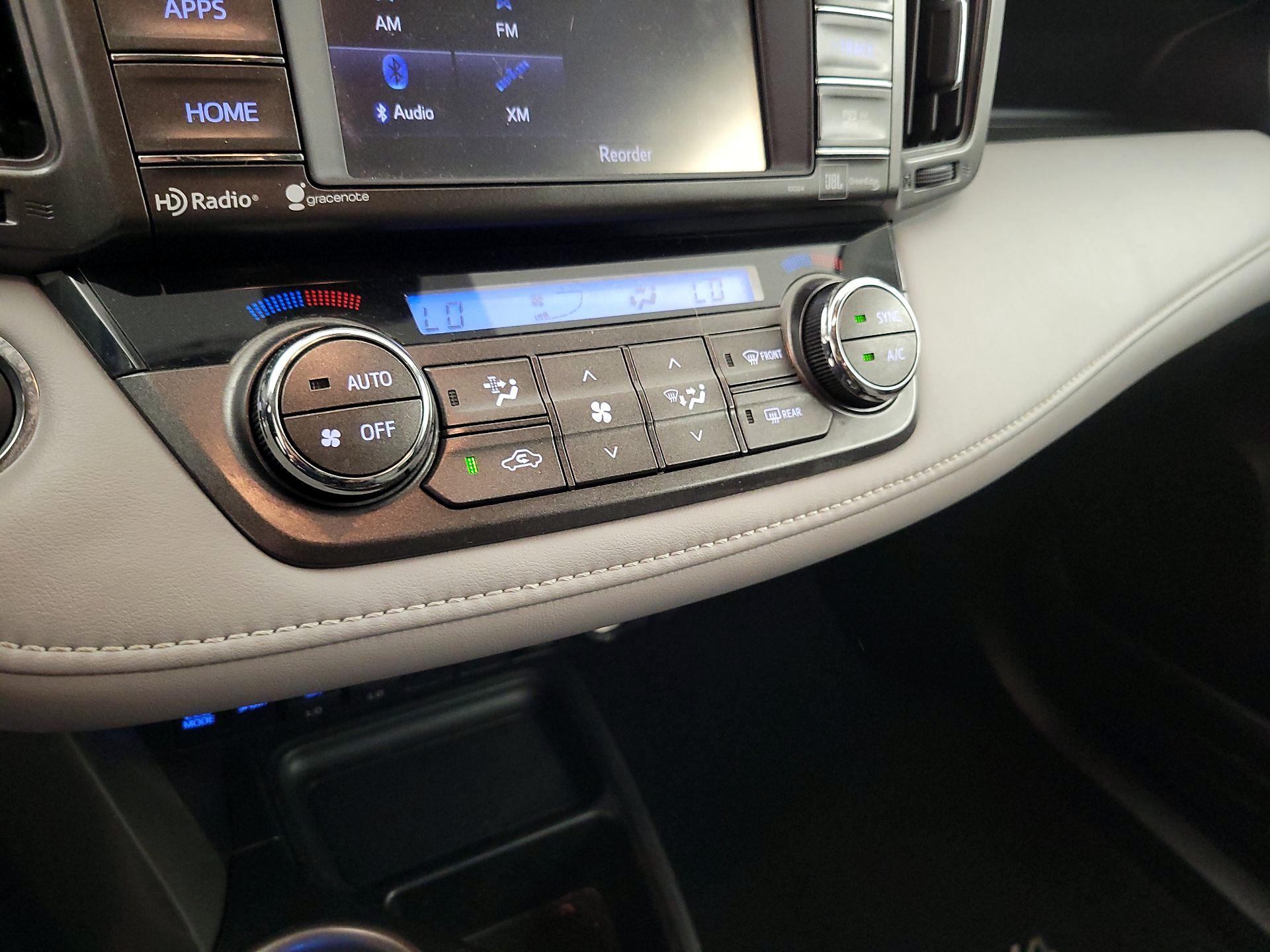 Thumbnail: 2014 Toyota RAV4 - 16