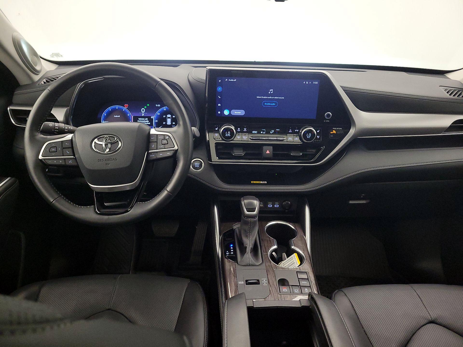Thumbnail: 2024 Toyota Highlander - 9