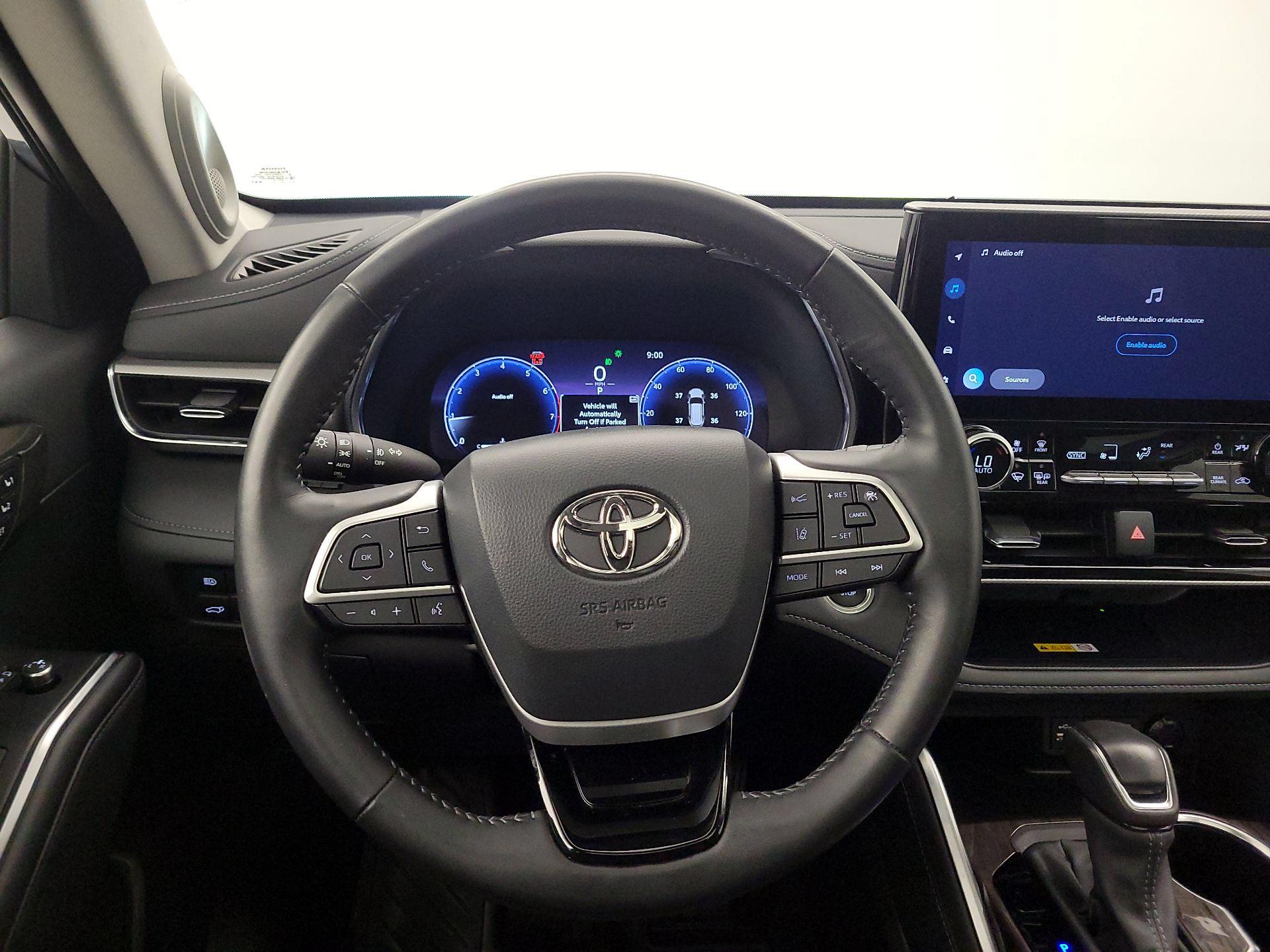 Thumbnail: 2024 Toyota Highlander - 10