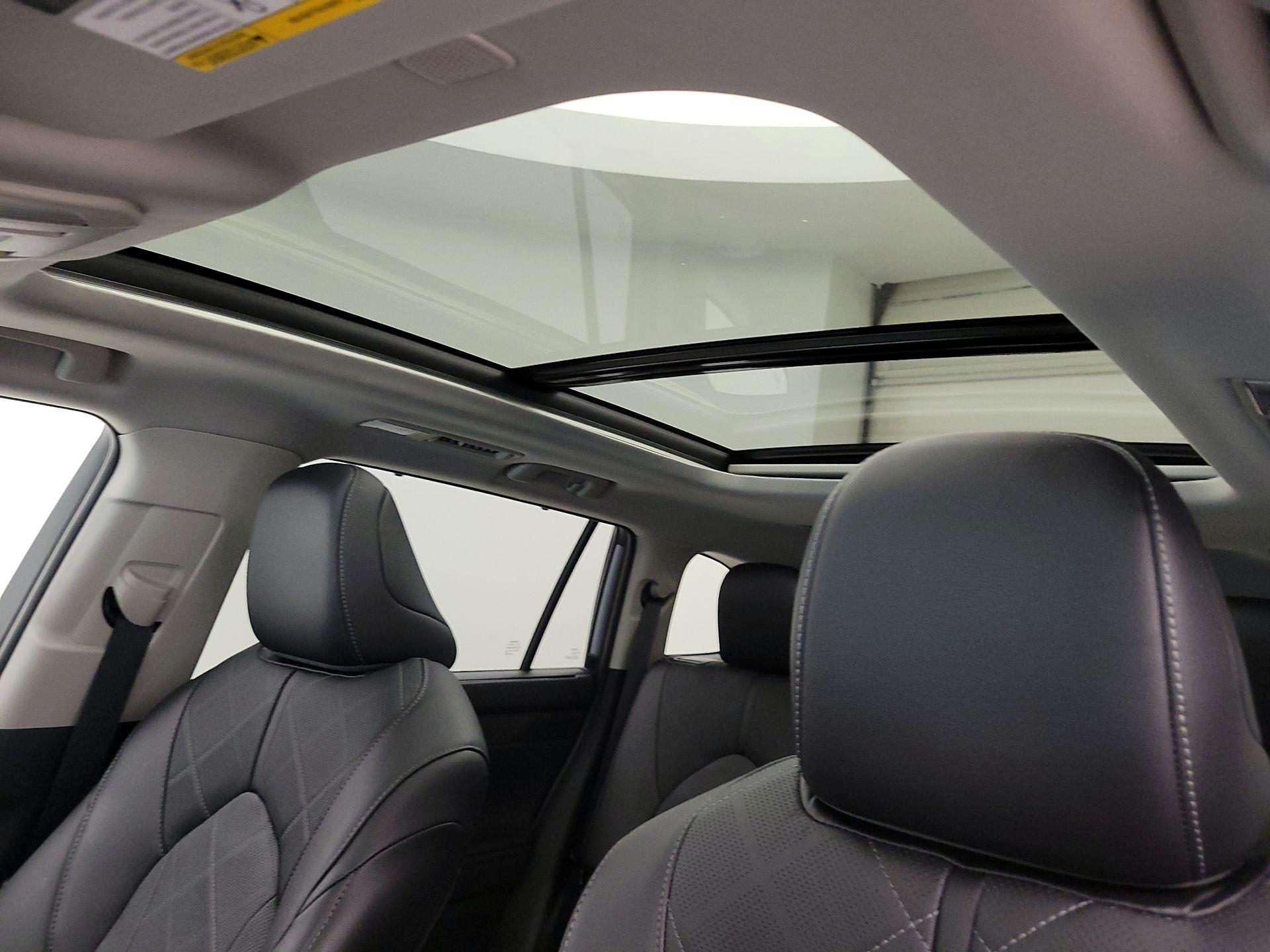 Thumbnail: 2024 Toyota Highlander - 19