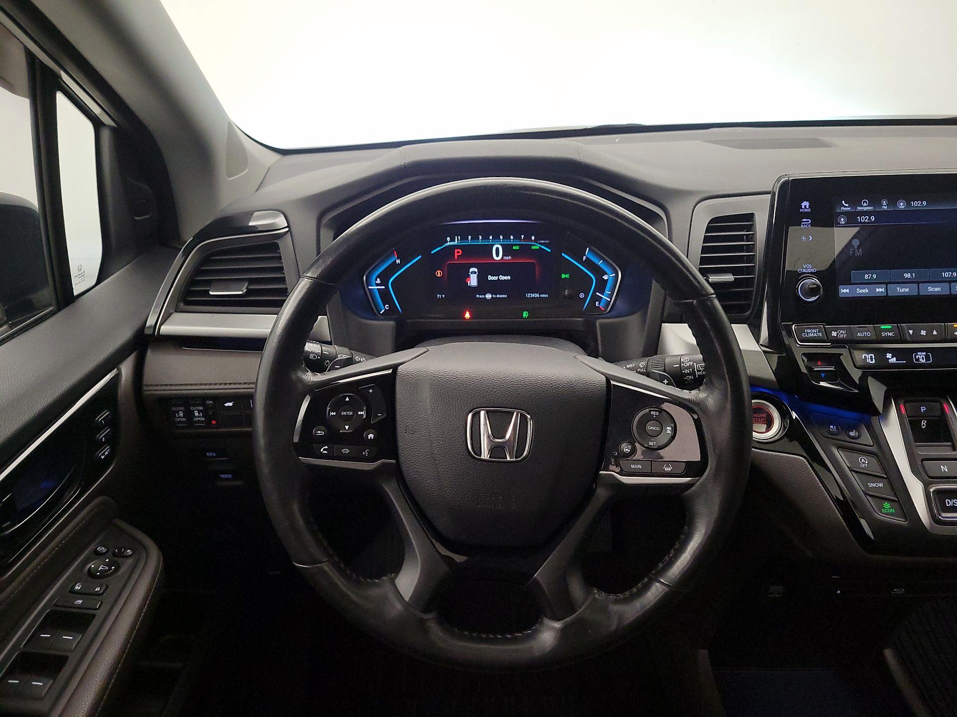 Thumbnail: 2018 Honda Odyssey - 10