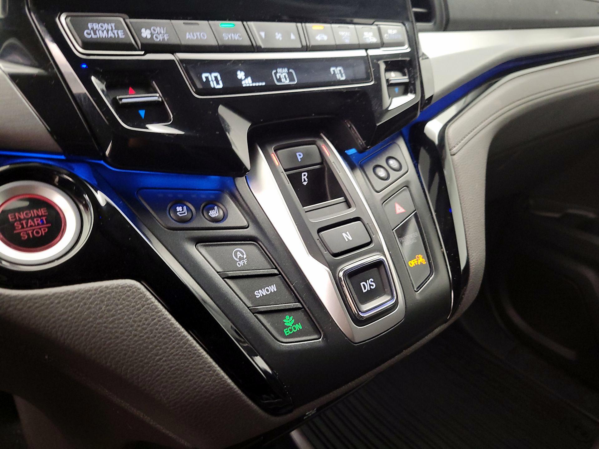 Thumbnail: 2018 Honda Odyssey - 17