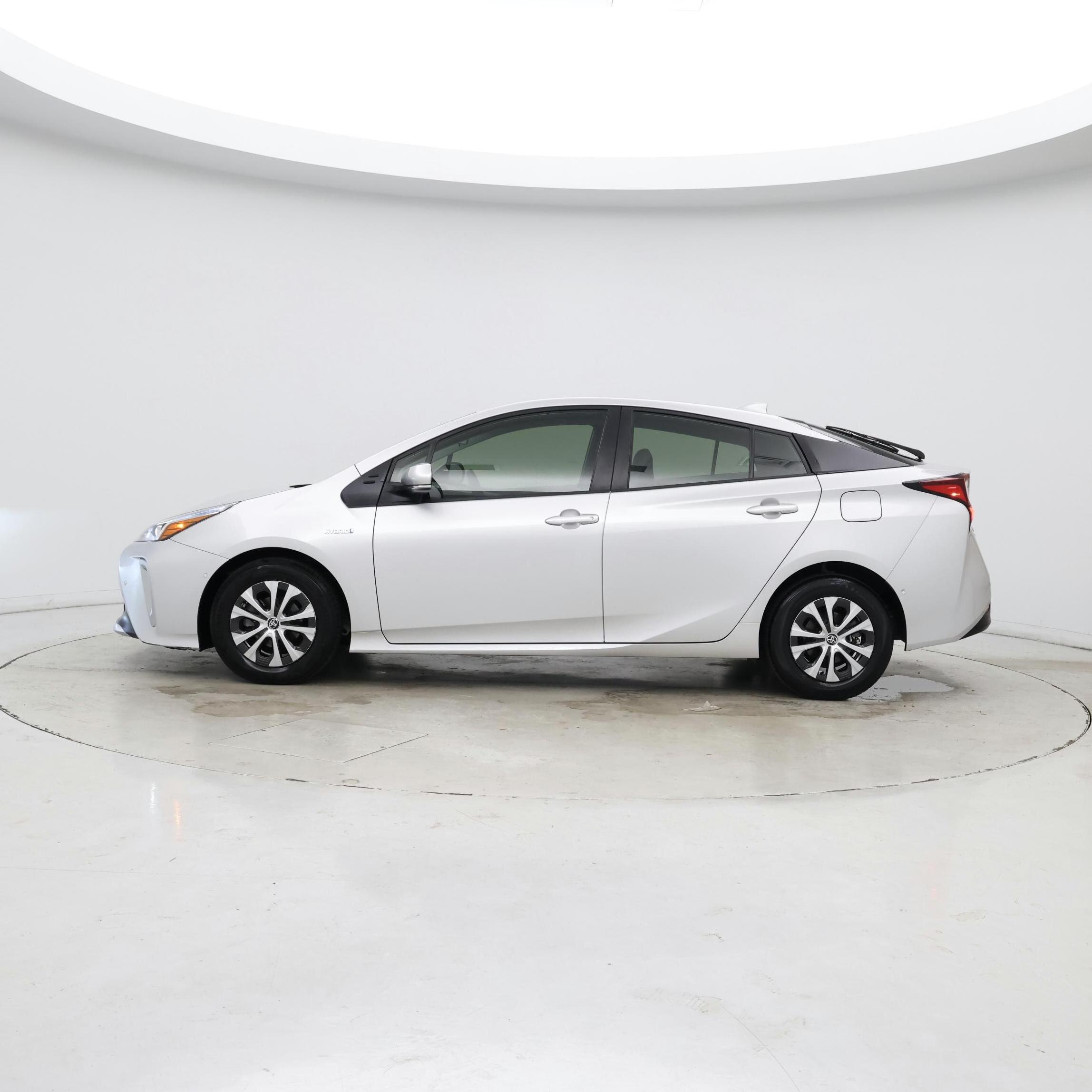 Thumbnail: 2022 Toyota Prius - 3