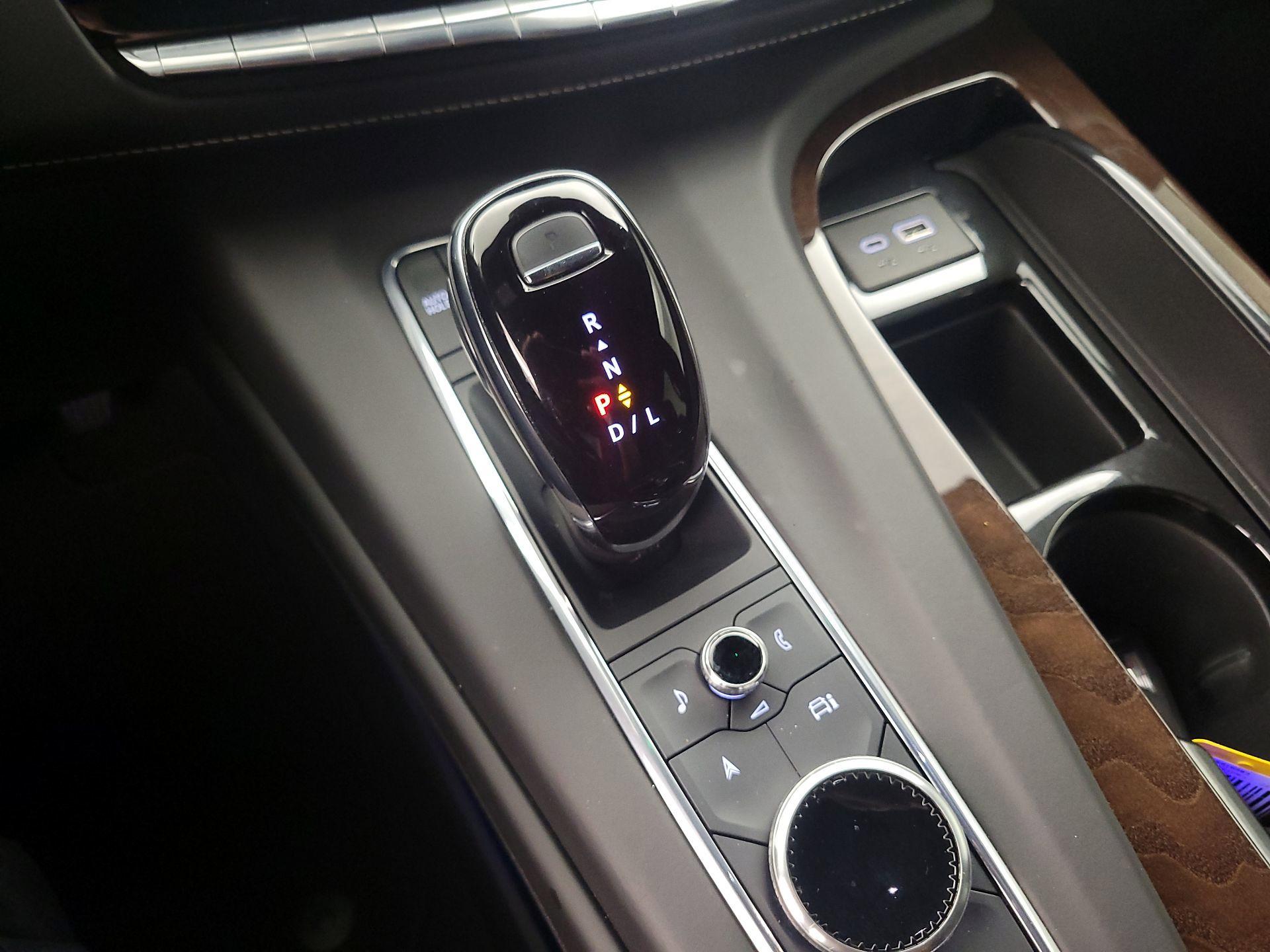 Thumbnail: 2022 Cadillac Escalade - 17