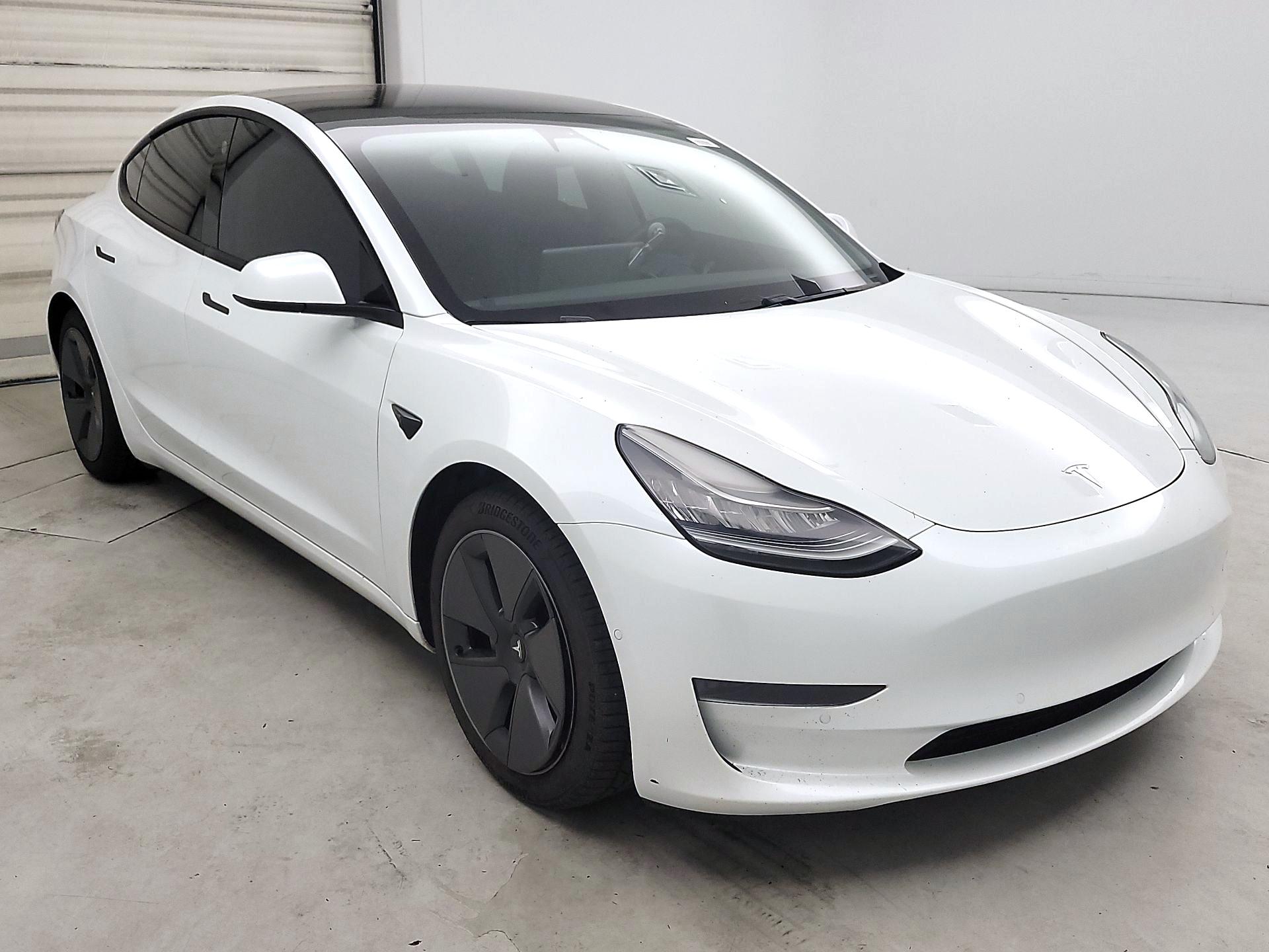 Thumbnail: 2021 Tesla Model 3 - 1