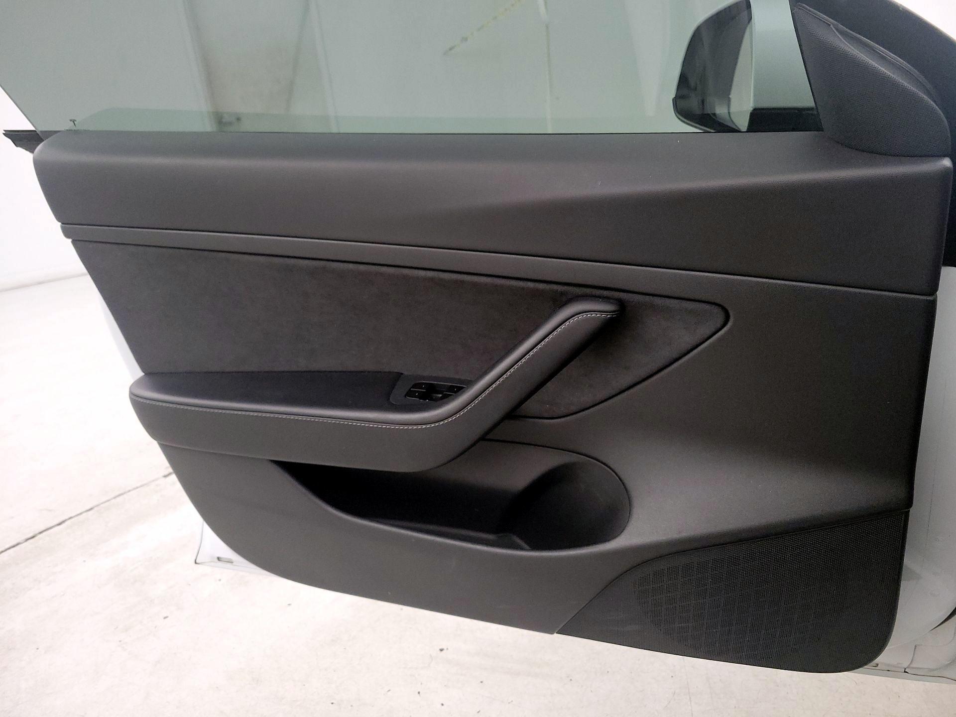 Thumbnail: 2021 Tesla Model 3 - 10