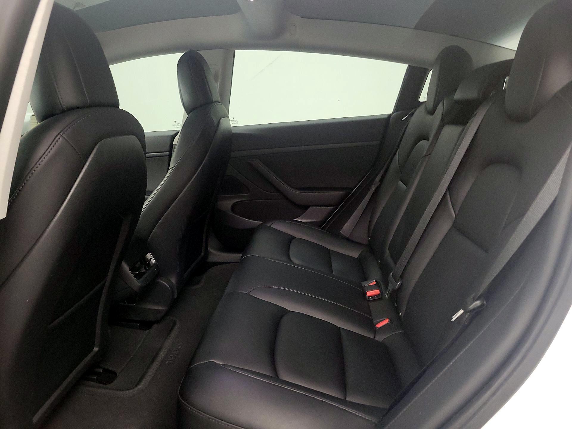 Thumbnail: 2021 Tesla Model 3 - 17