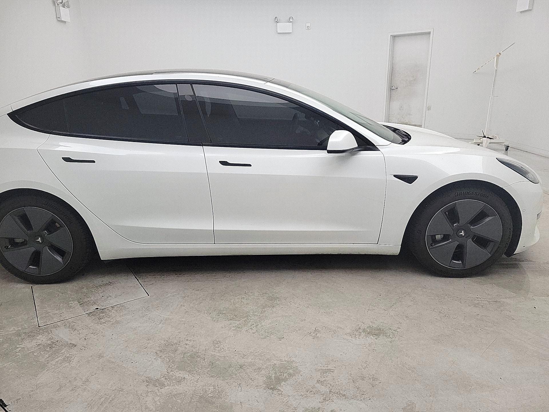 Thumbnail: 2021 Tesla Model 3 - 4