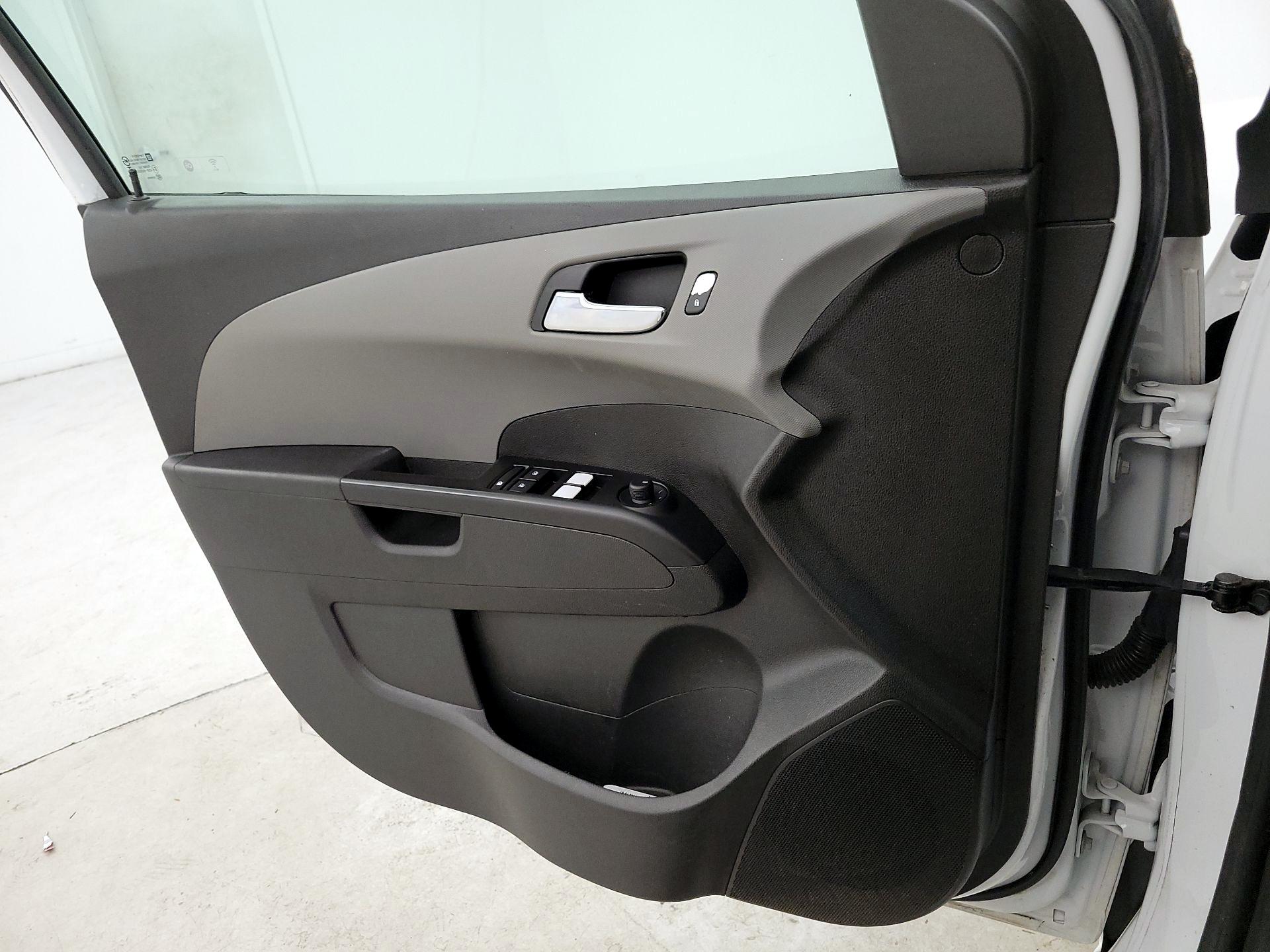 Thumbnail: 2019 Chevrolet Sonic - 10