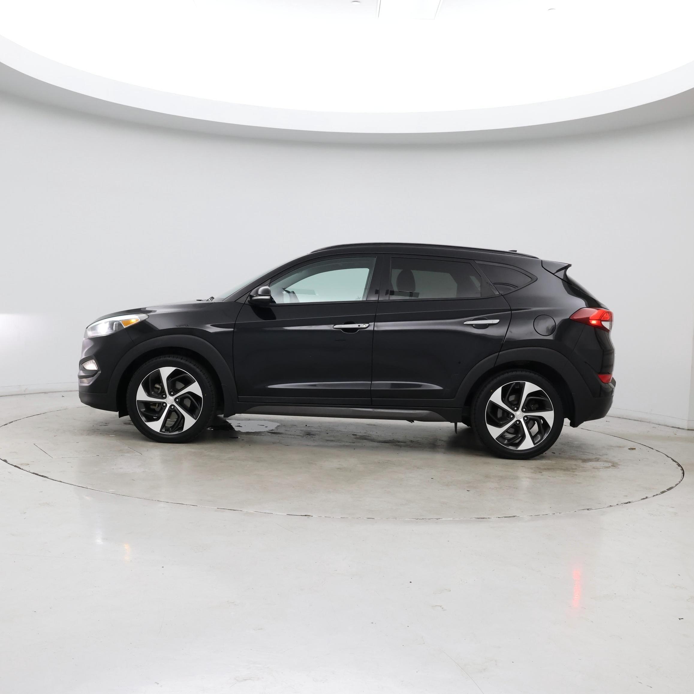 Thumbnail: 2016 Hyundai Tucson - 3