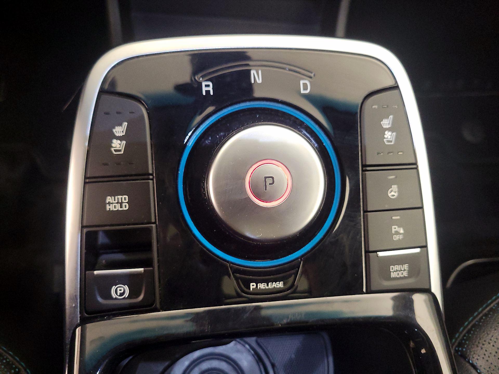 Thumbnail: 2022 Kia Niro - 18