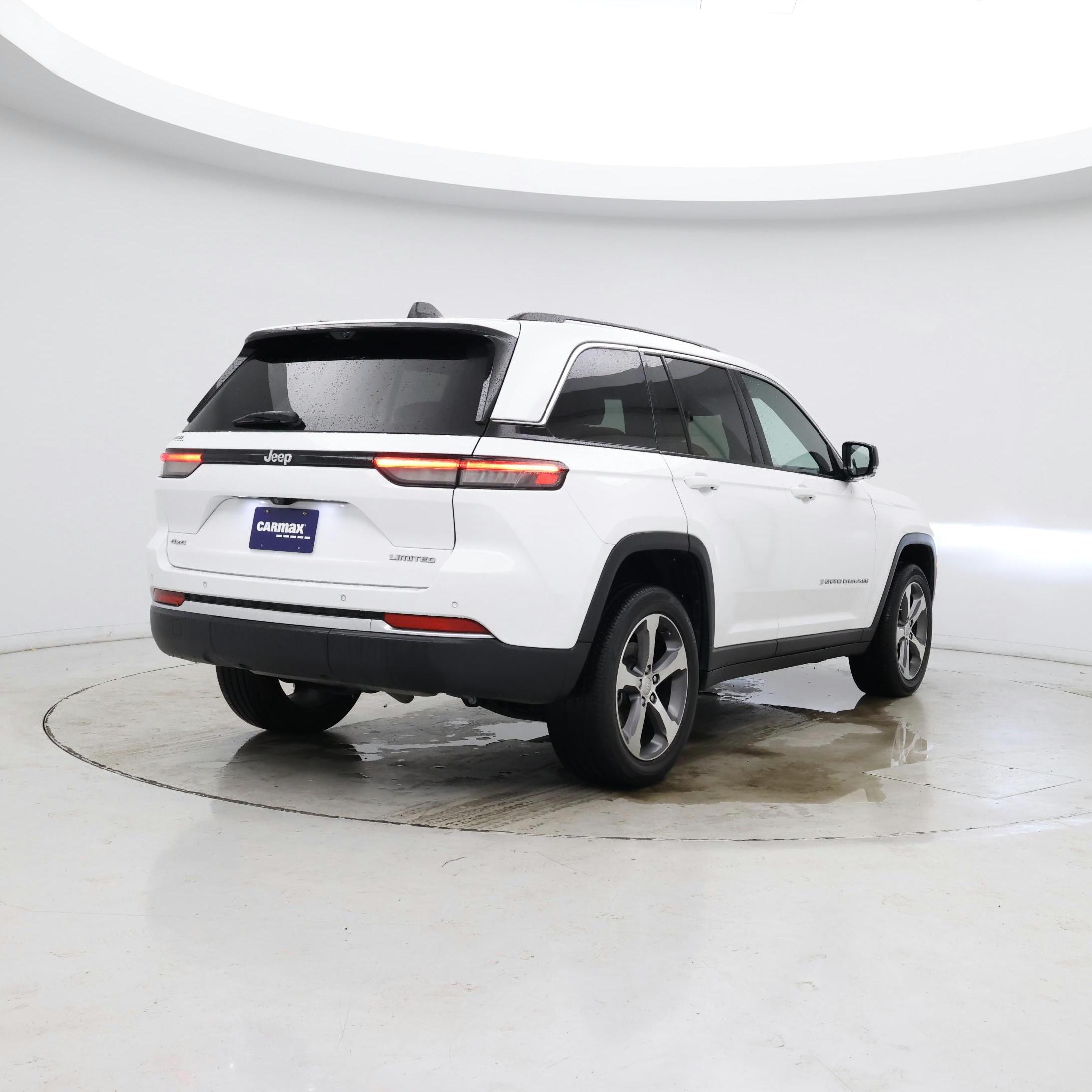Thumbnail: 2023 Jeep Grand Cherokee - 8