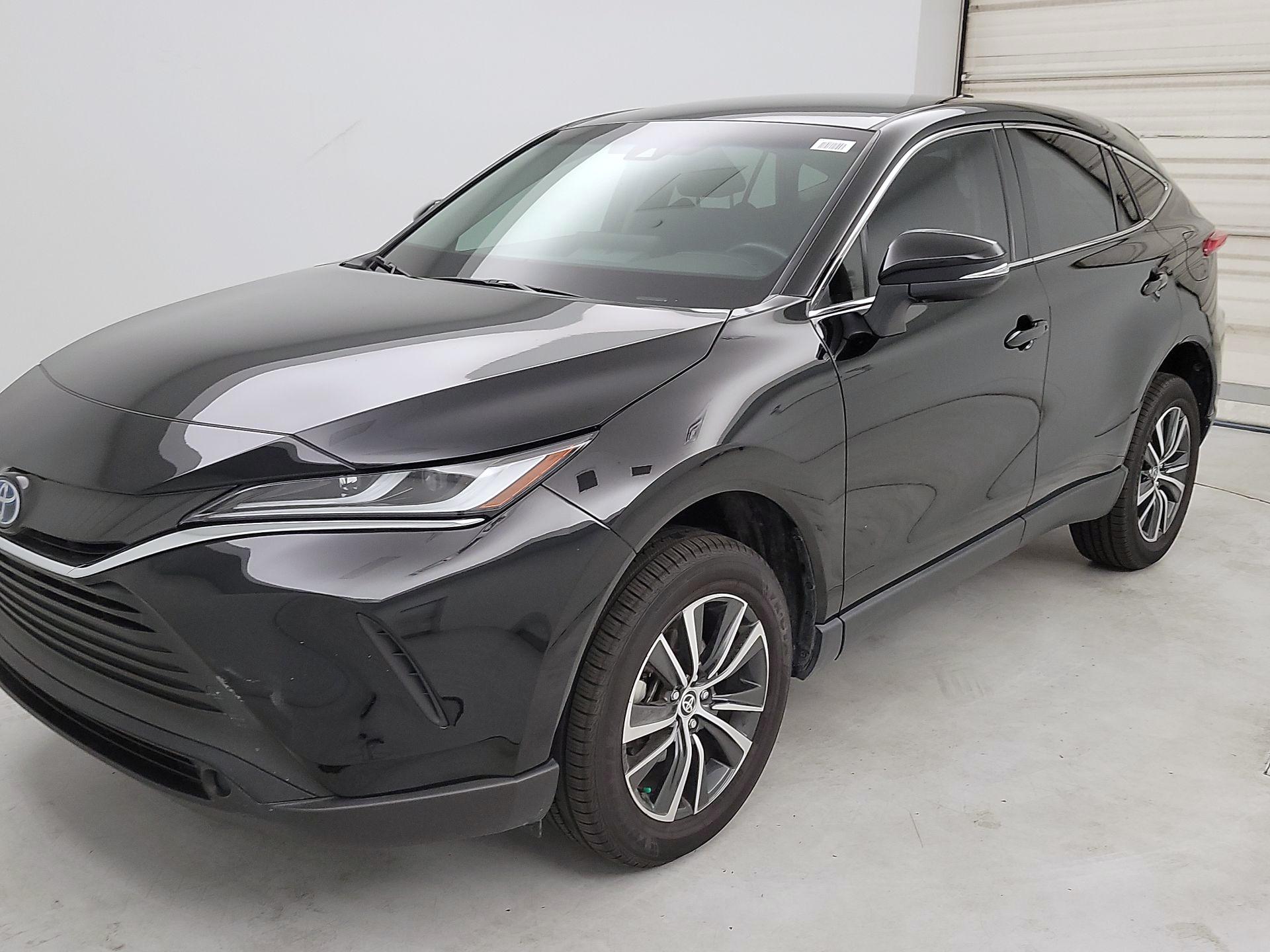 Thumbnail: 2023 Toyota Venza - 3