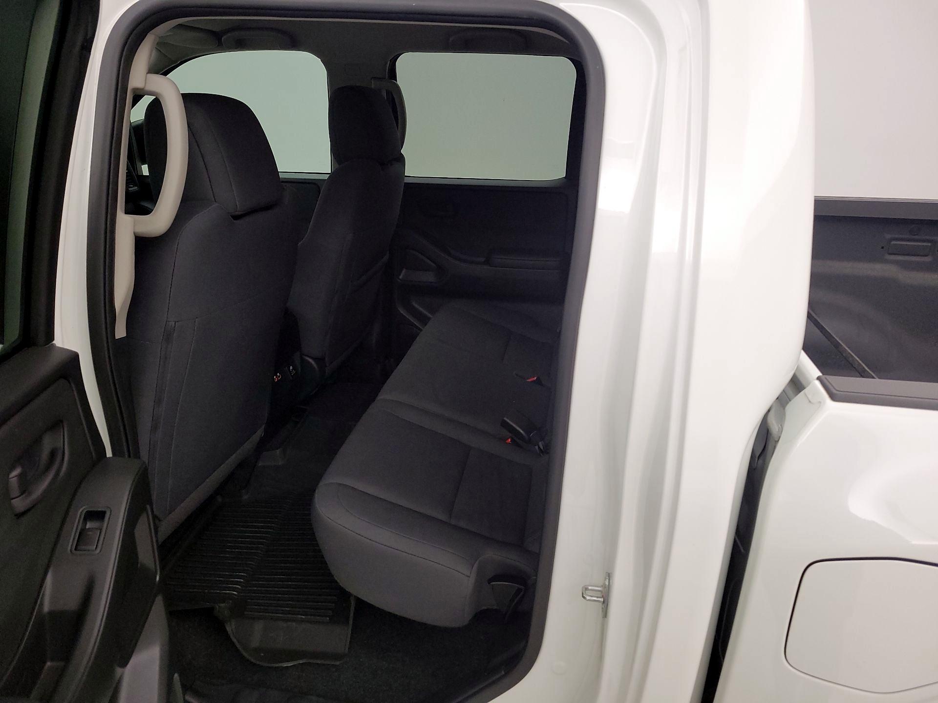 Thumbnail: 2024 Nissan Frontier - 19
