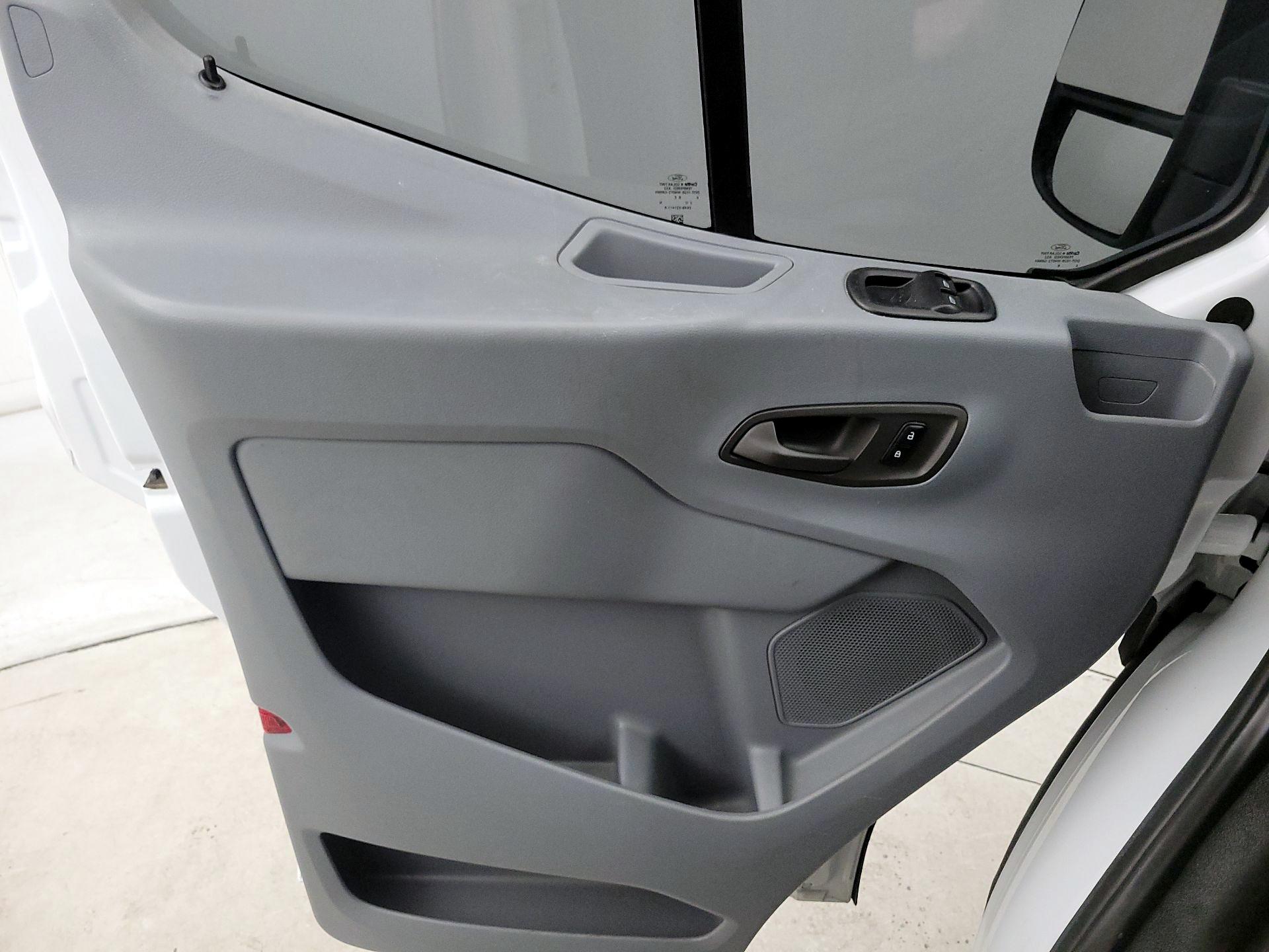 Thumbnail: 2016 Ford Transit Series - 12