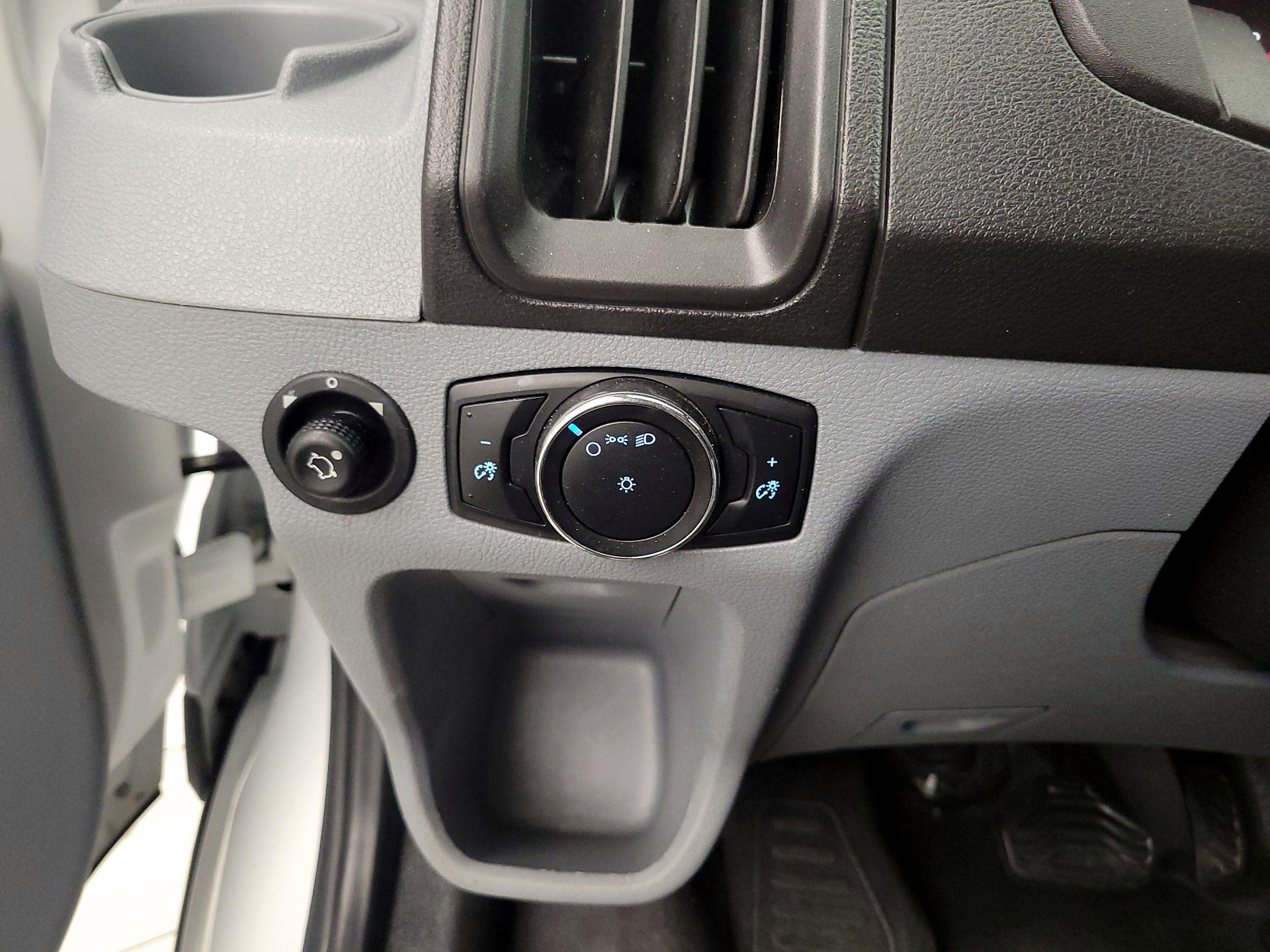 Thumbnail: 2016 Ford Transit Series - 13