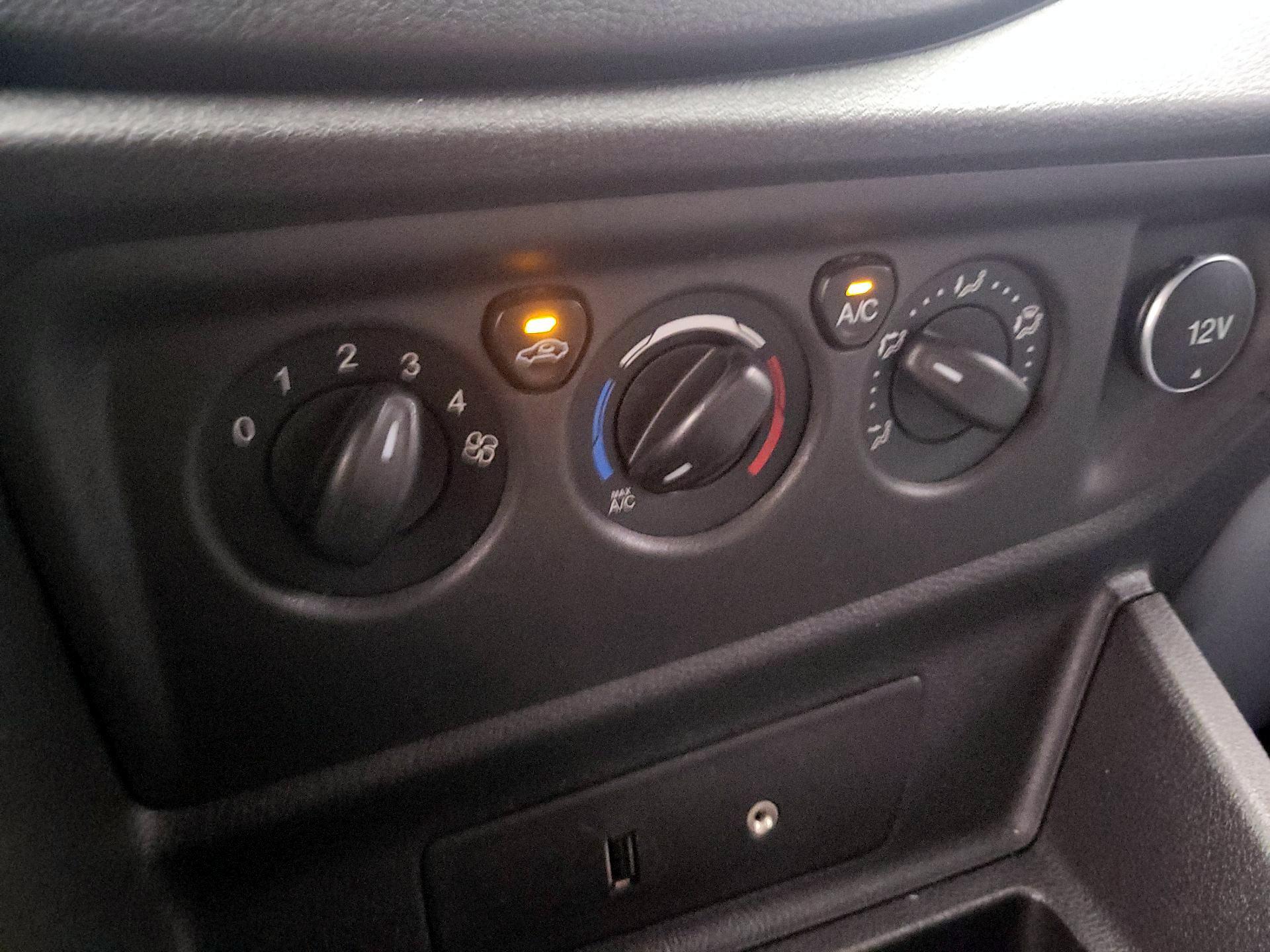 Thumbnail: 2016 Ford Transit Series - 16