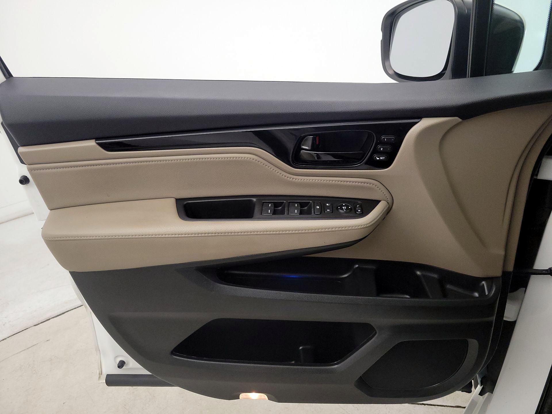 Thumbnail: 2021 Honda Odyssey - 12