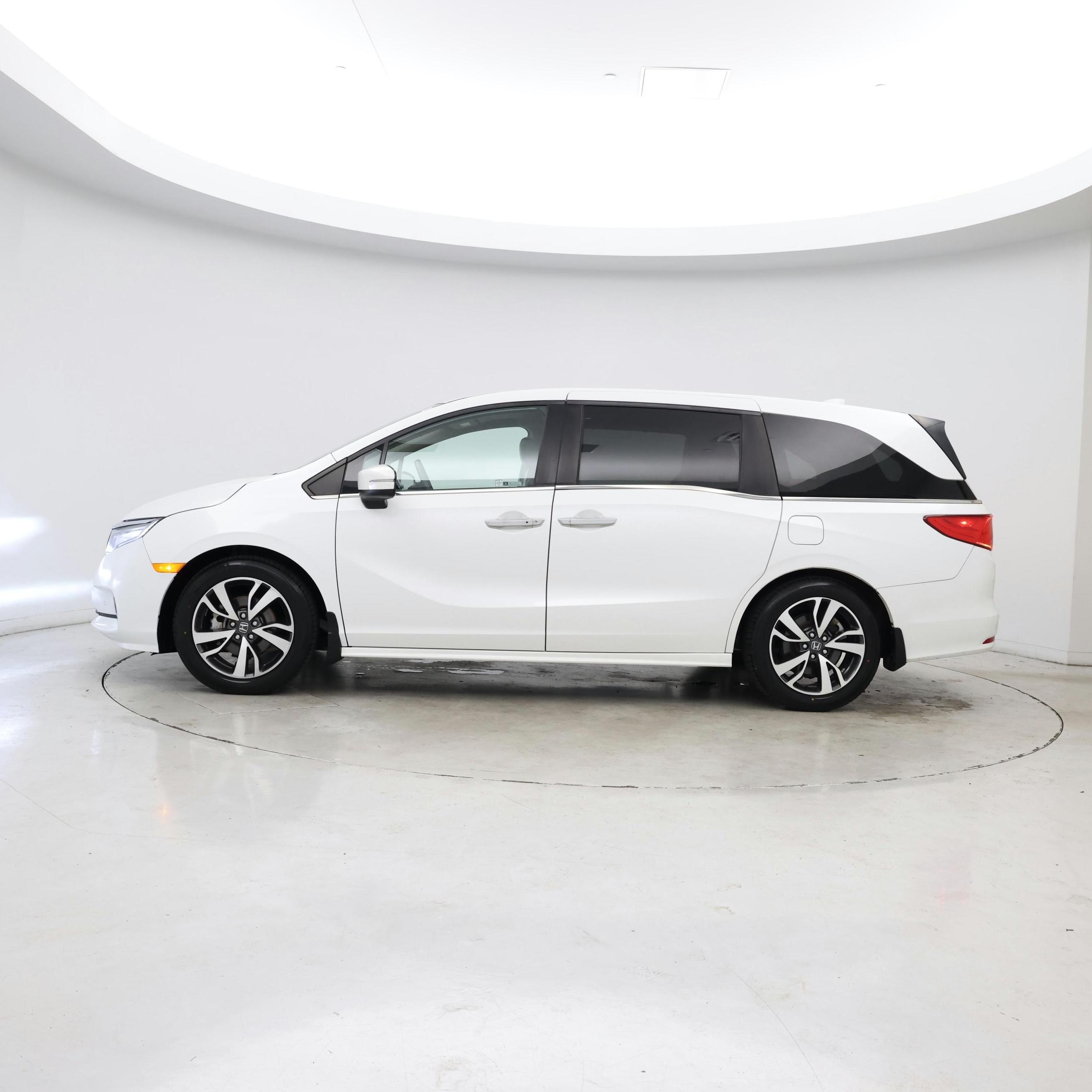 Thumbnail: 2021 Honda Odyssey - 3