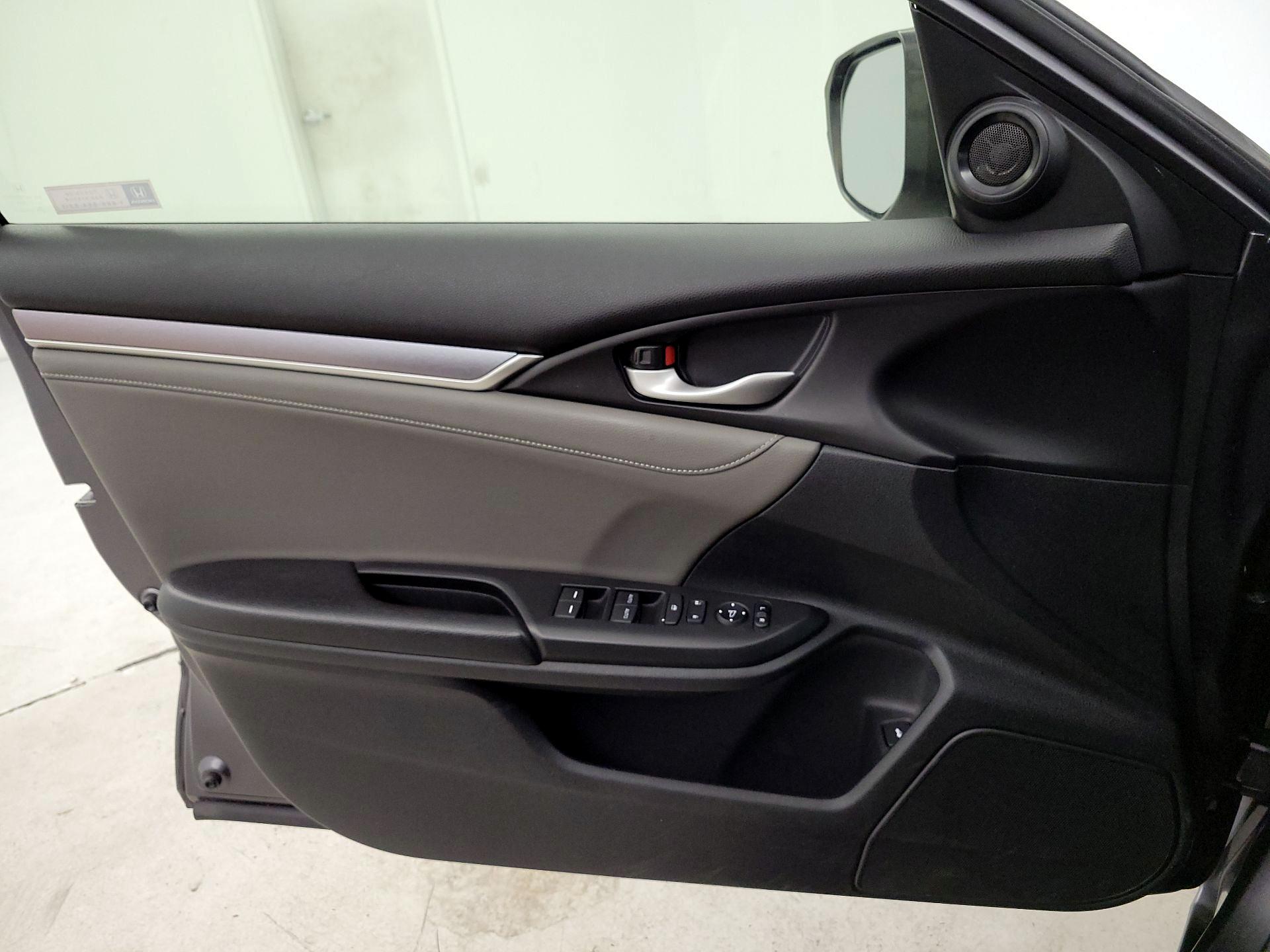 Thumbnail: 2018 Honda Civic - 12