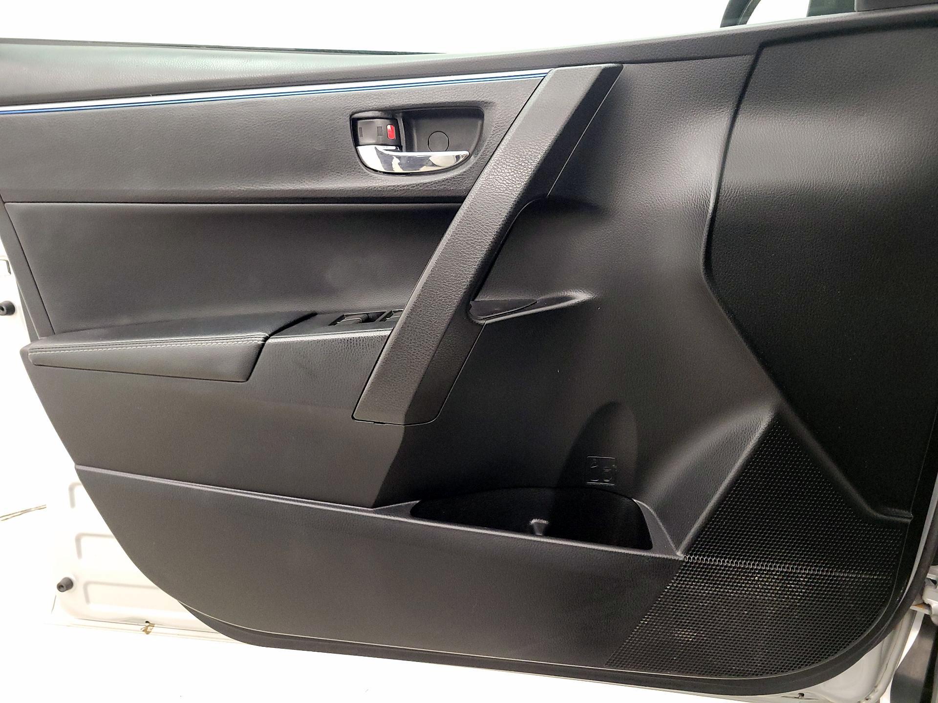 Thumbnail: 2014 Toyota Corolla - 12