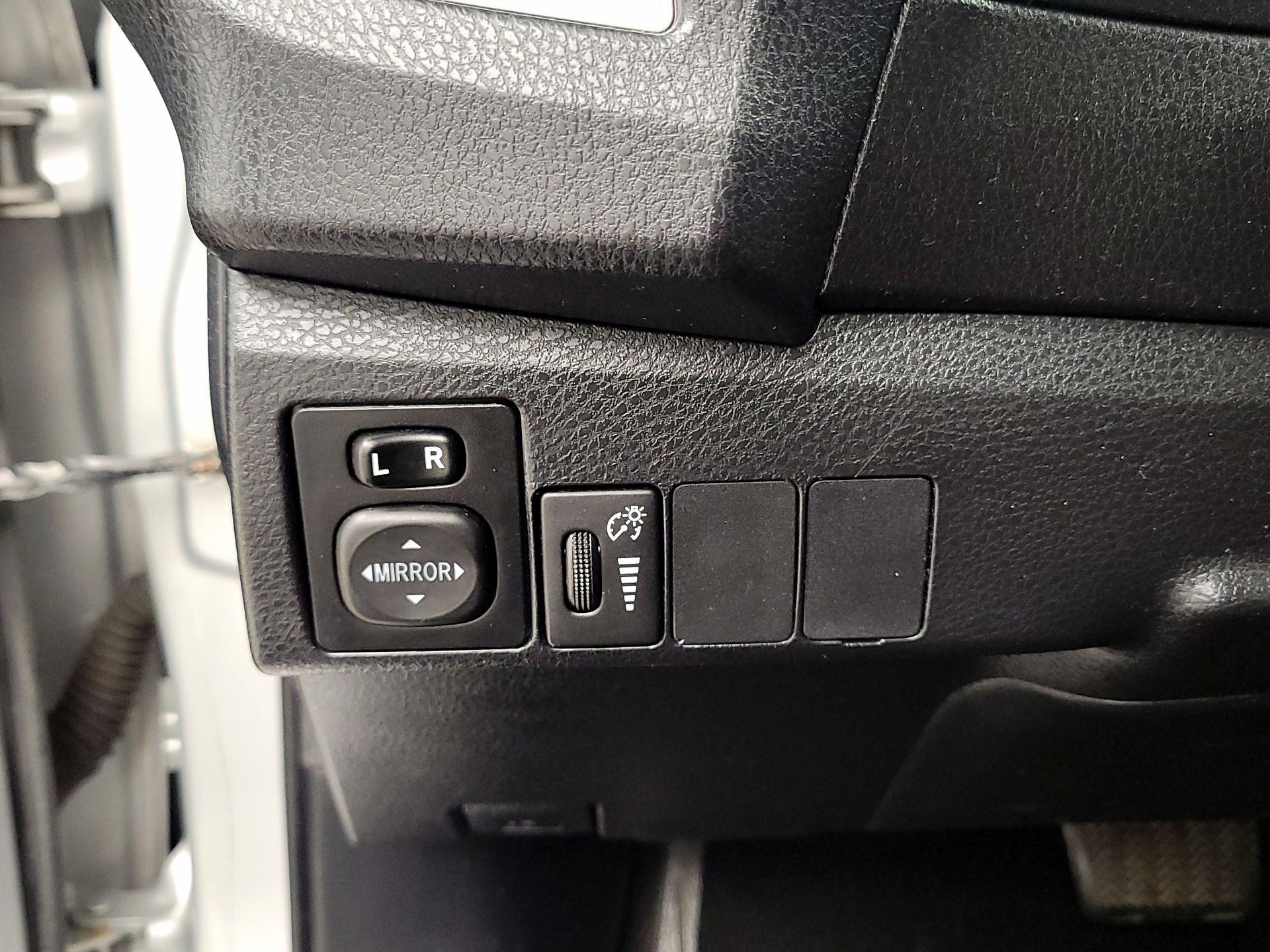 Thumbnail: 2014 Toyota Corolla - 13