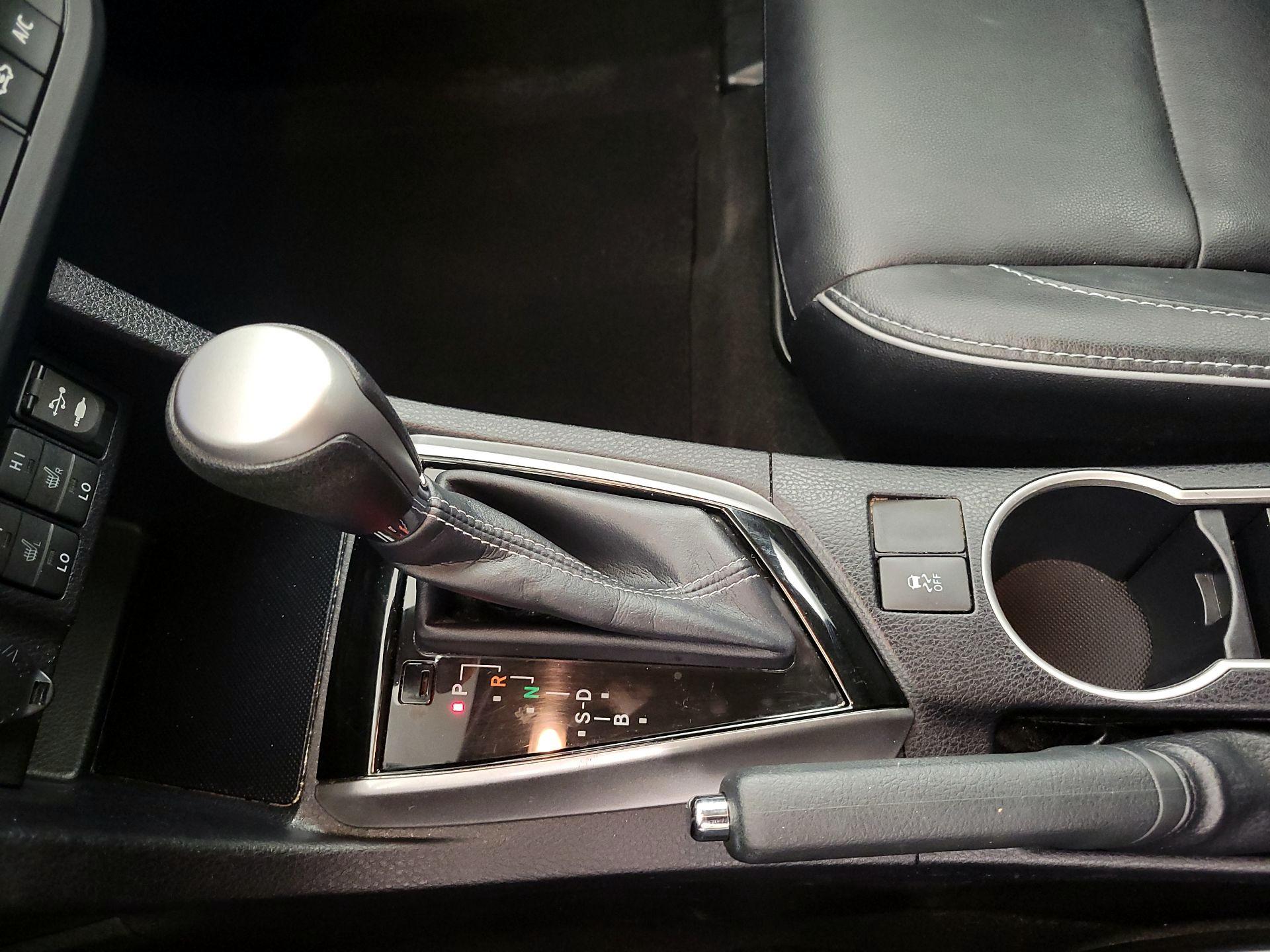 Thumbnail: 2014 Toyota Corolla - 17