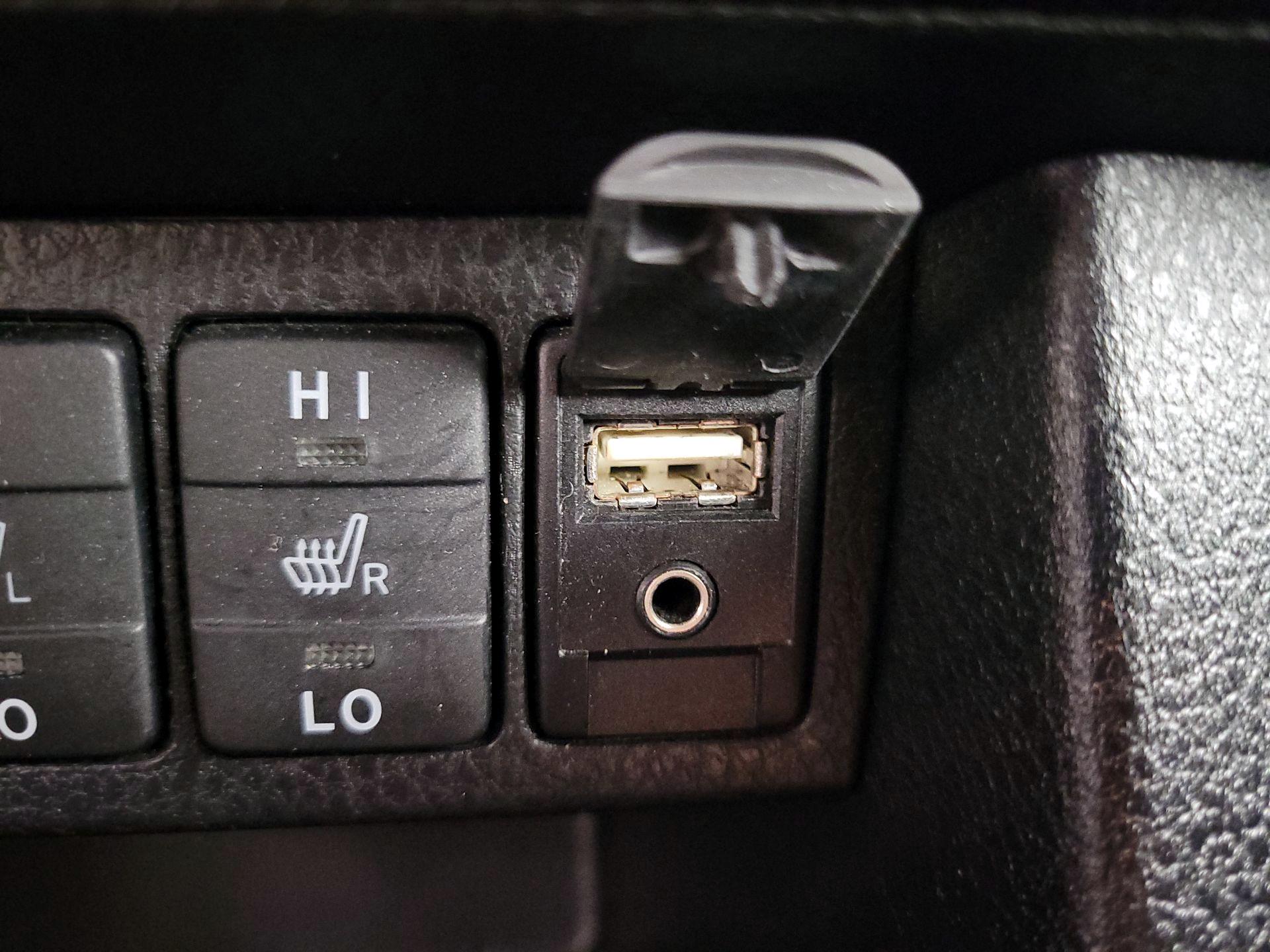 Thumbnail: 2014 Toyota Corolla - 18