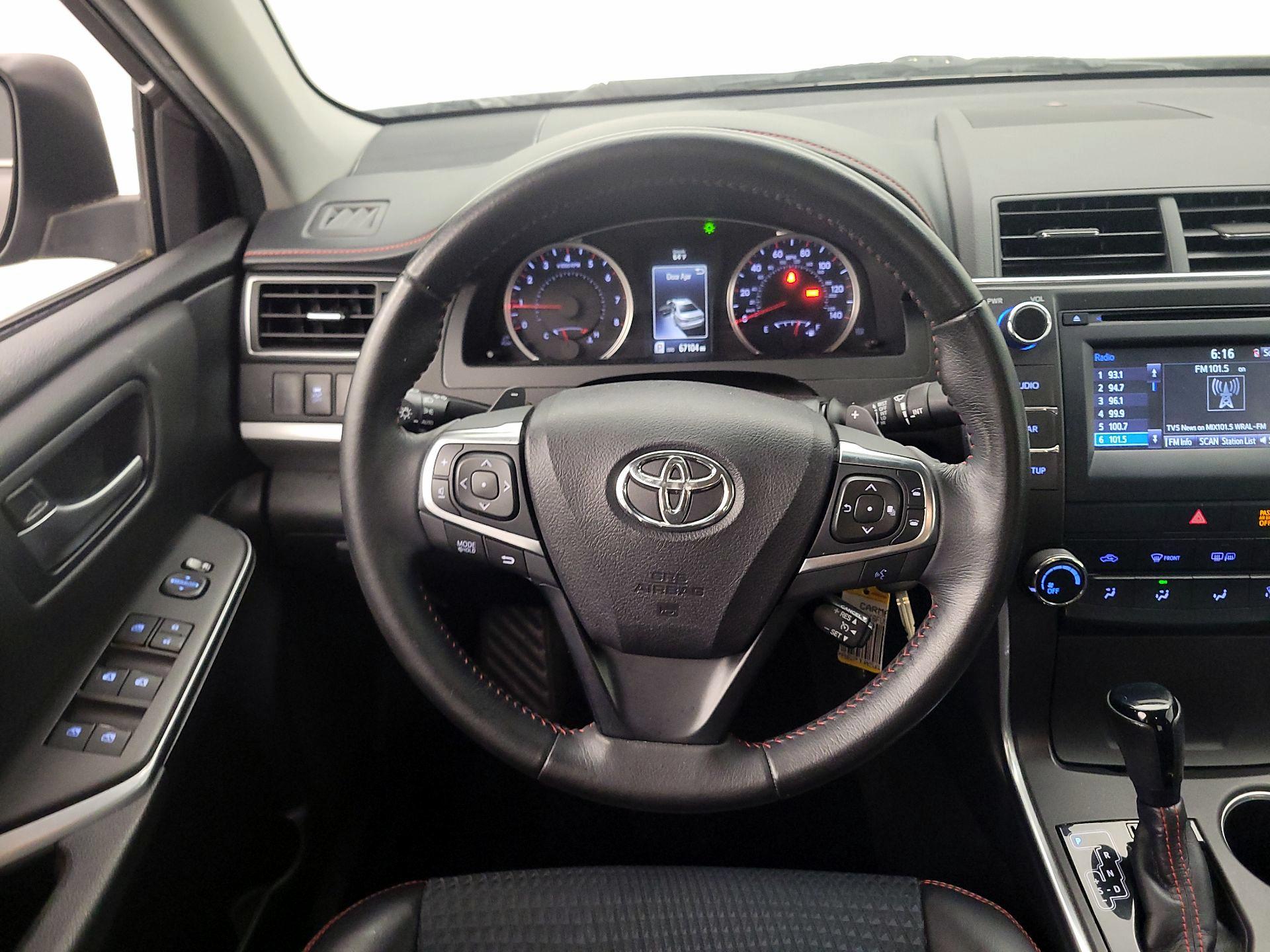 Thumbnail: 2015 Toyota Camry - 10