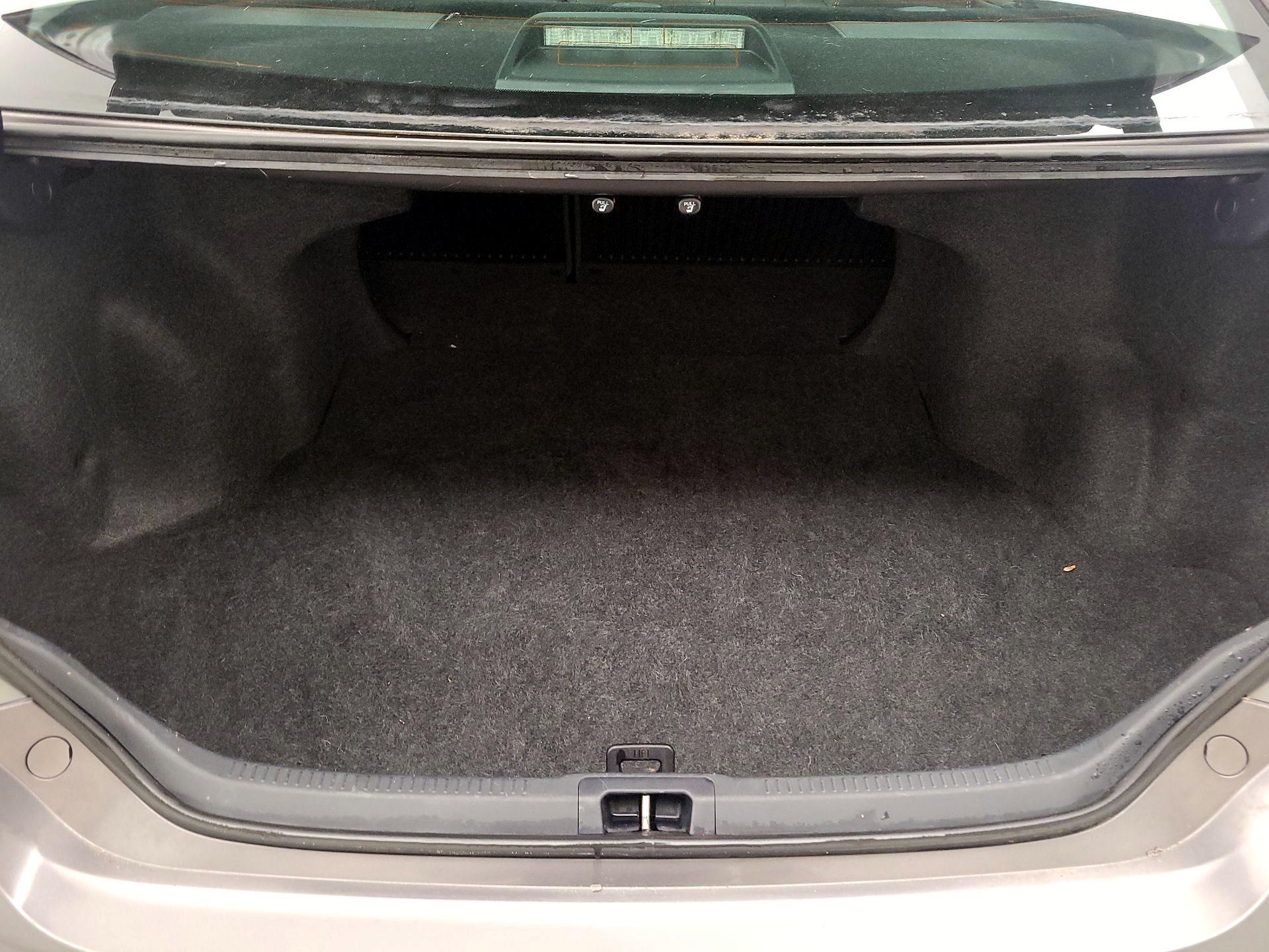 Thumbnail: 2015 Toyota Camry - 20