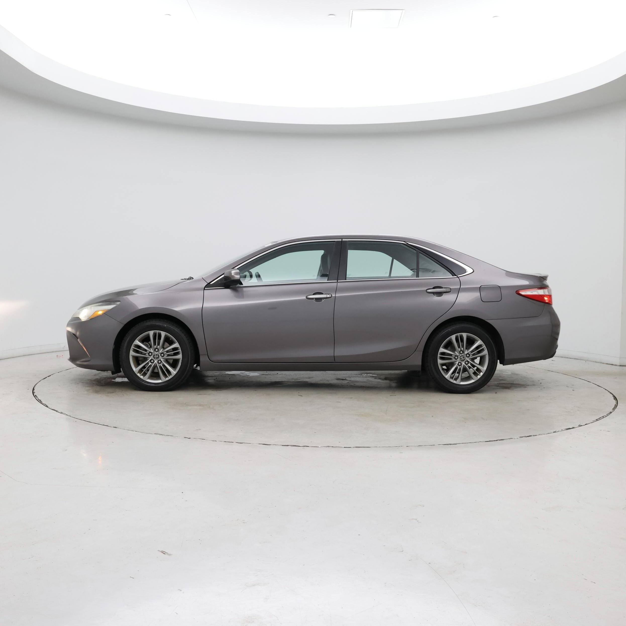 Thumbnail: 2015 Toyota Camry - 3