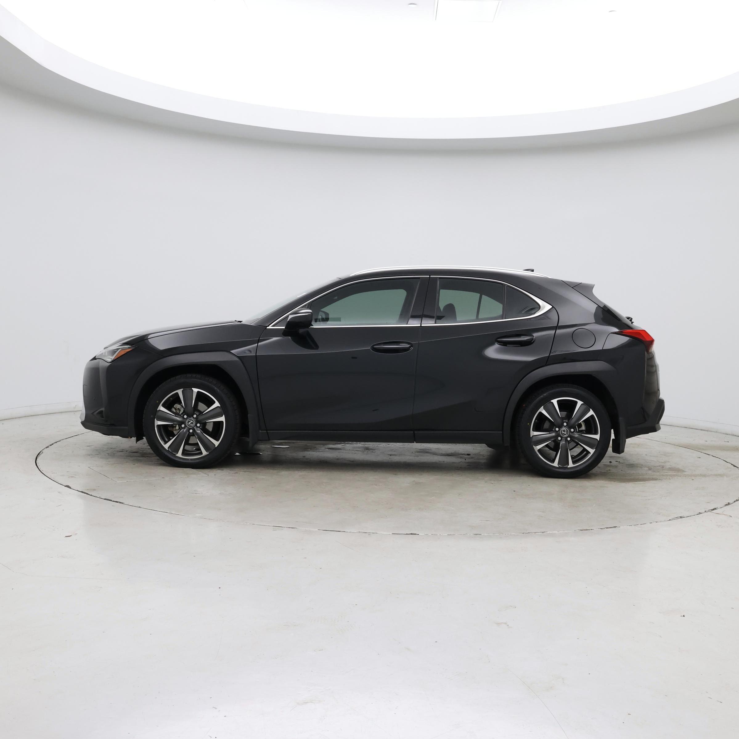 Thumbnail: 2019 Lexus UX - 3
