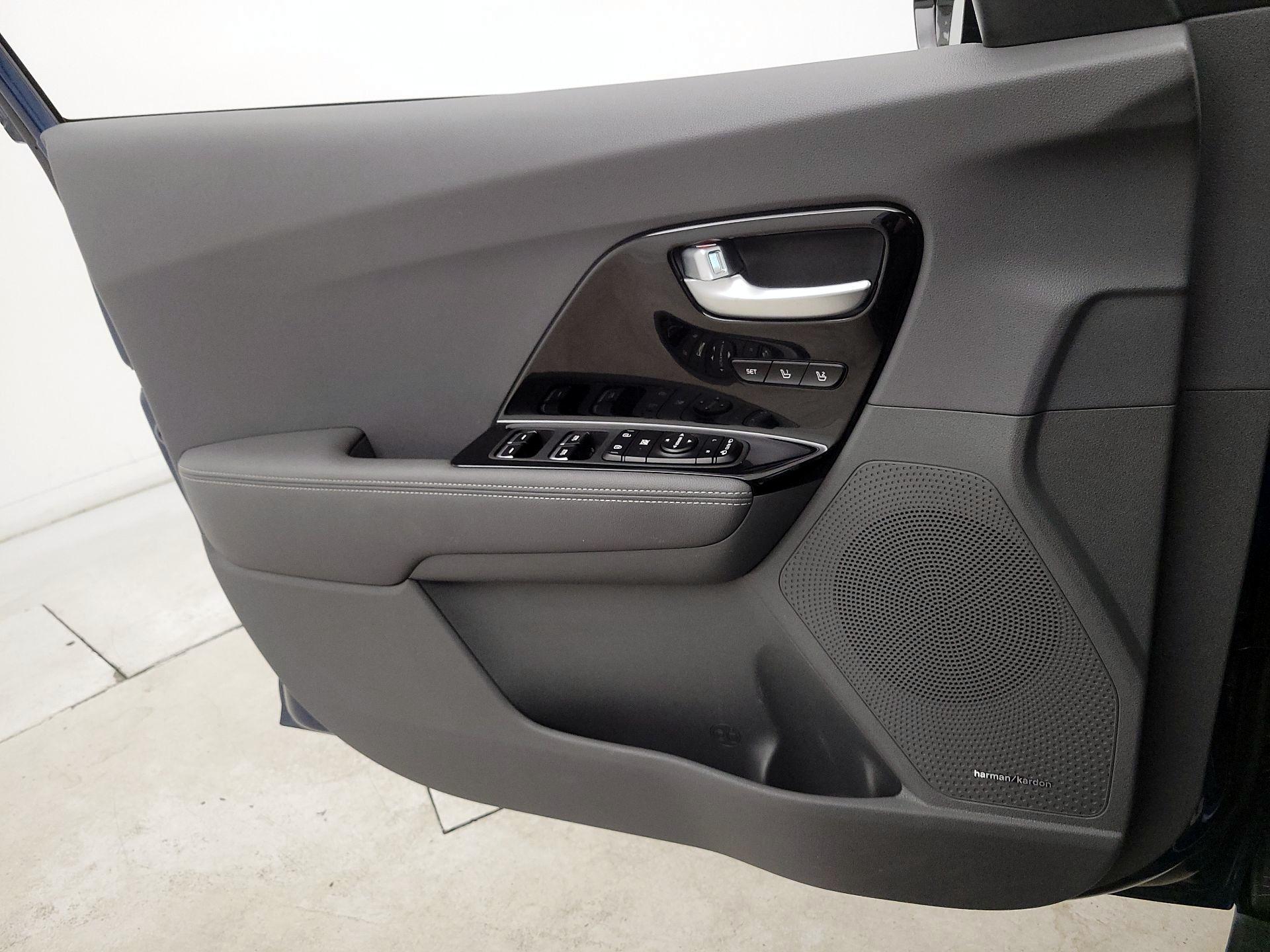 Thumbnail: 2019 Kia Niro - 12