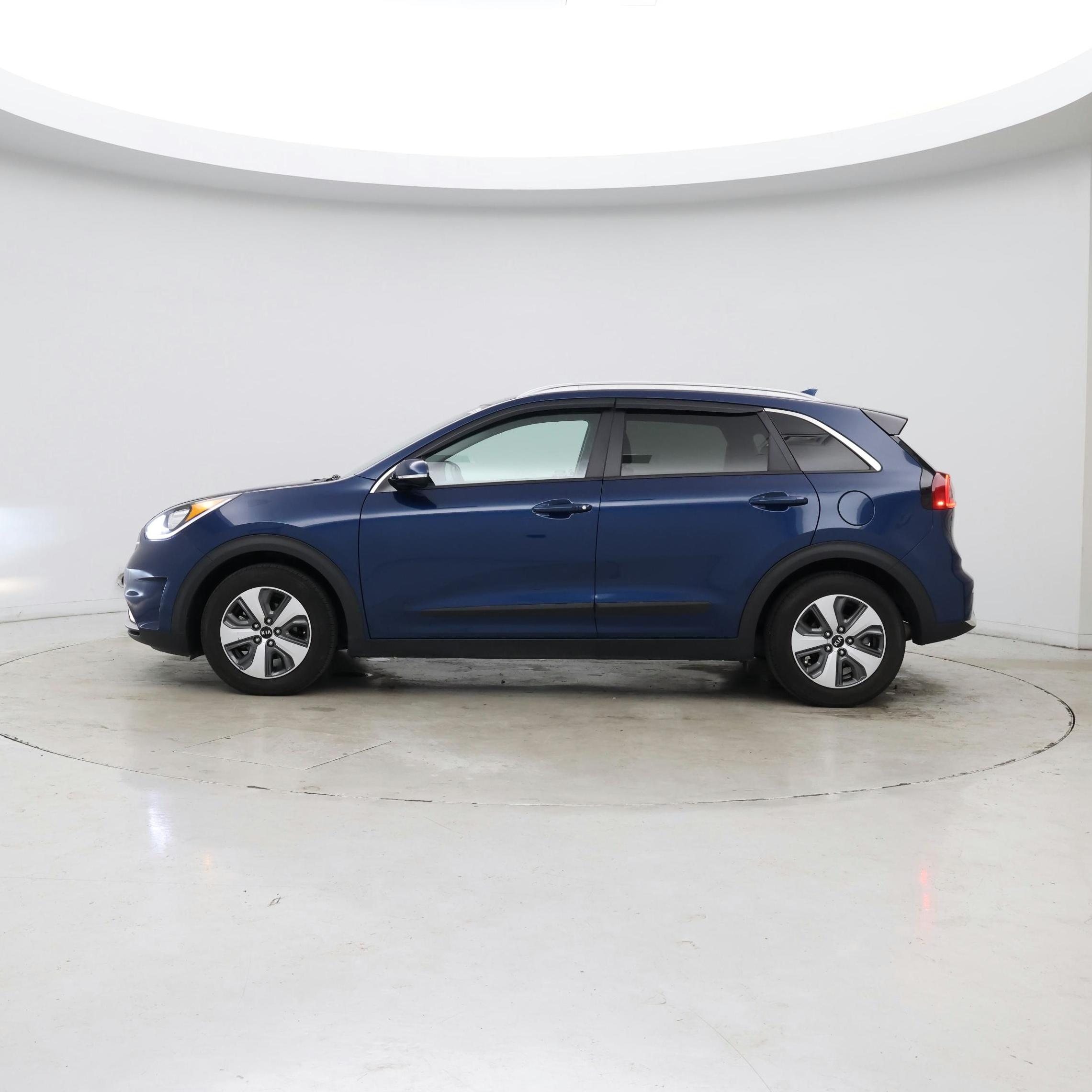 Thumbnail: 2019 Kia Niro - 3