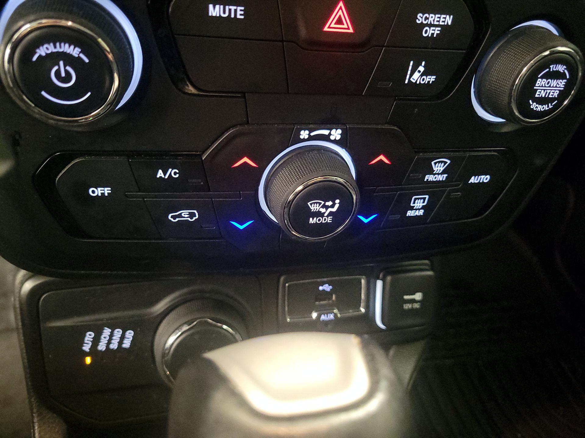 Thumbnail: 2021 Jeep Renegade - 17