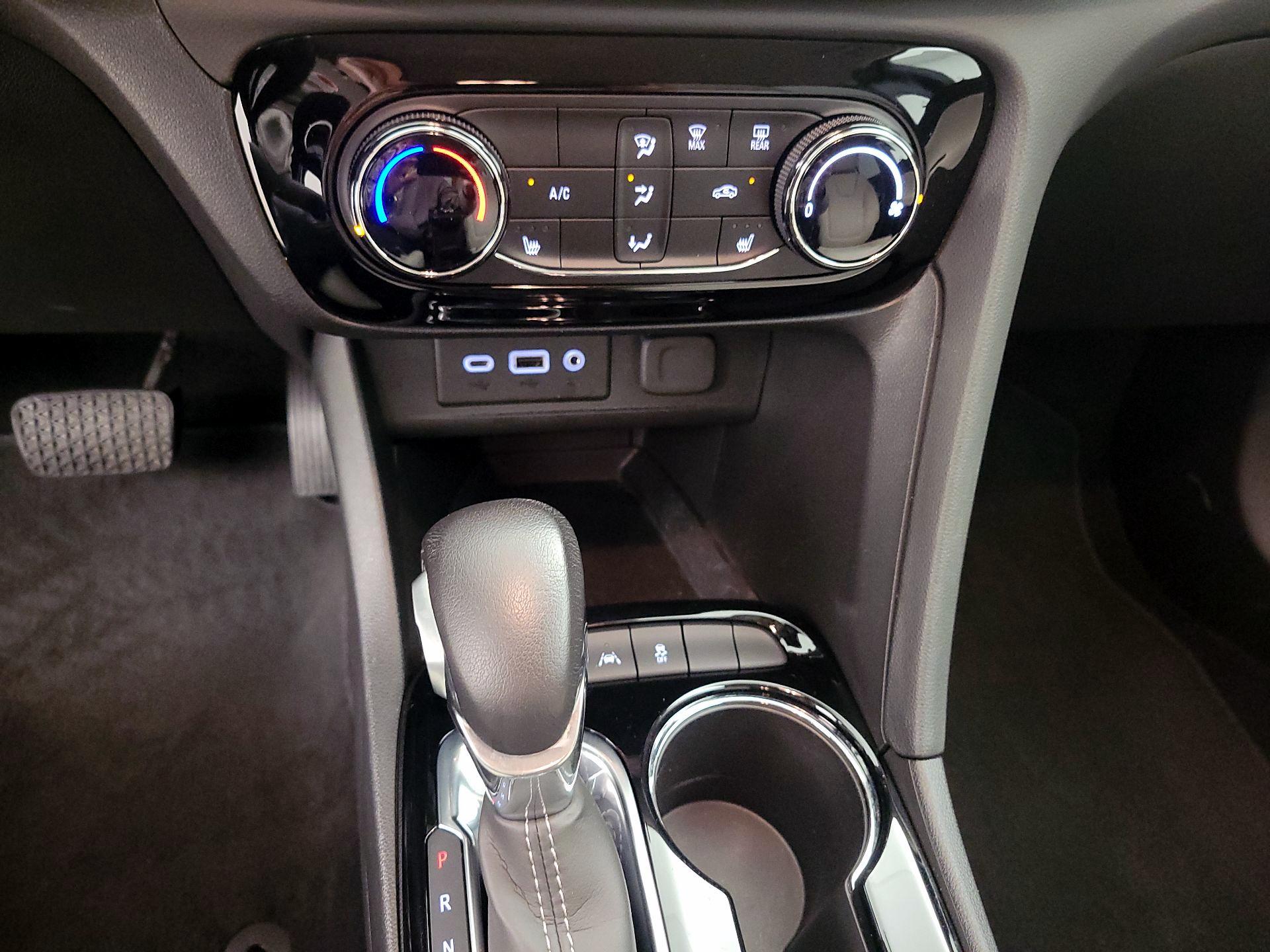 Thumbnail: 2022 Buick Encore GX - 16