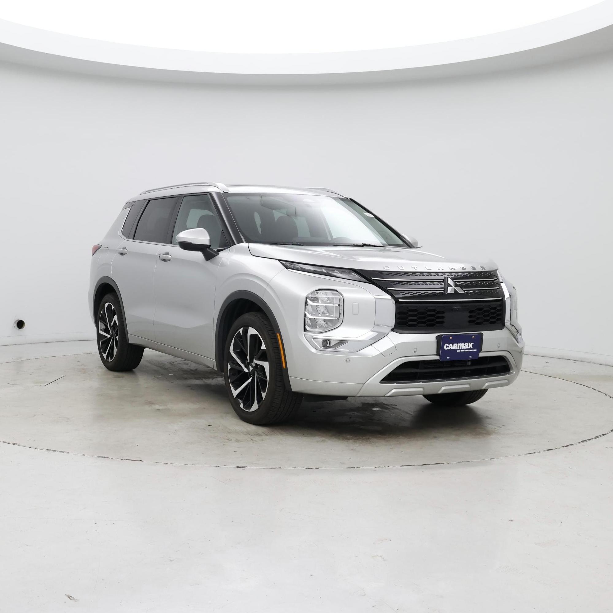 Silver 2023 Mitsubishi Outlander SUV / Crossover All-Wheel Drive Automatic