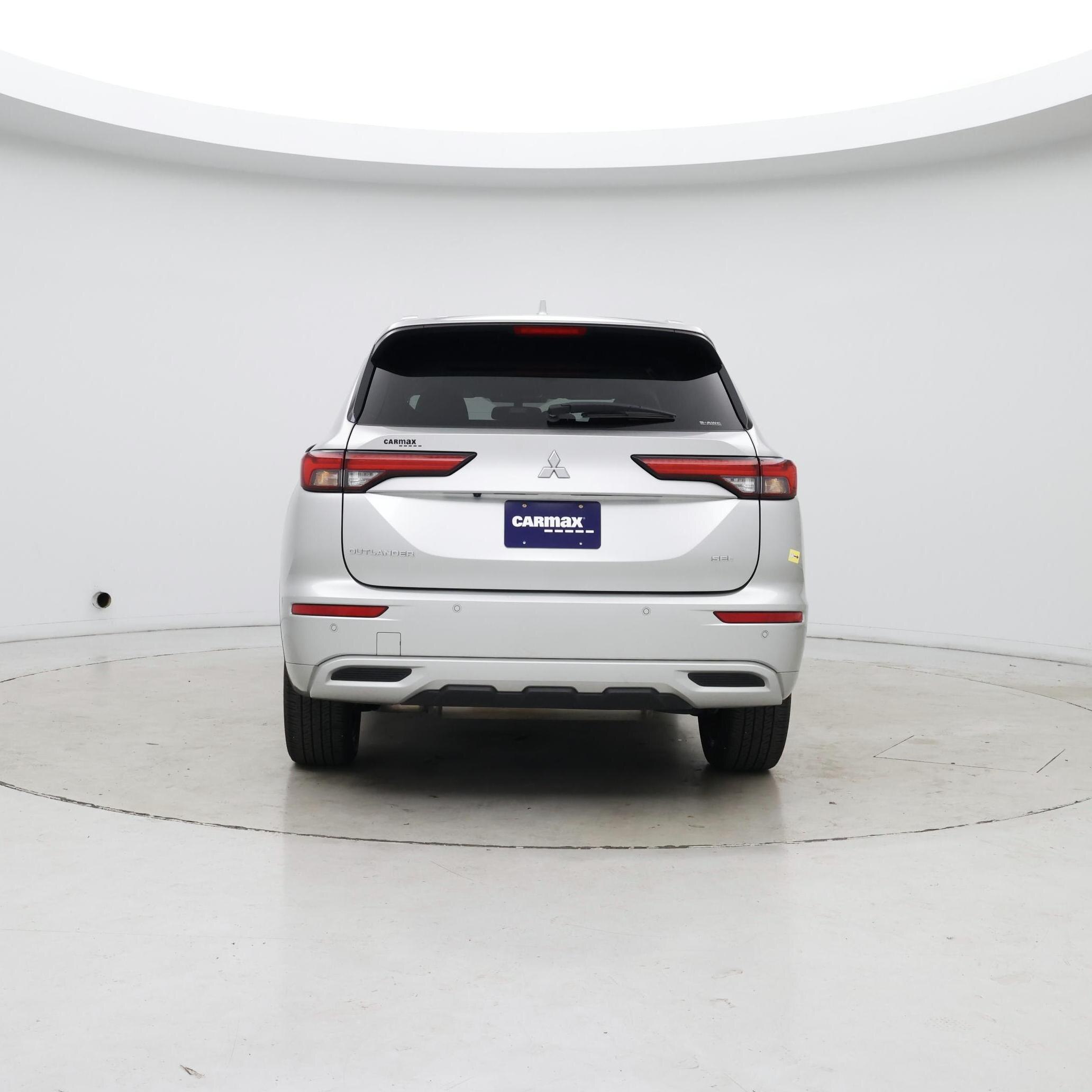 Thumbnail: 2023 Mitsubishi Outlander - 6