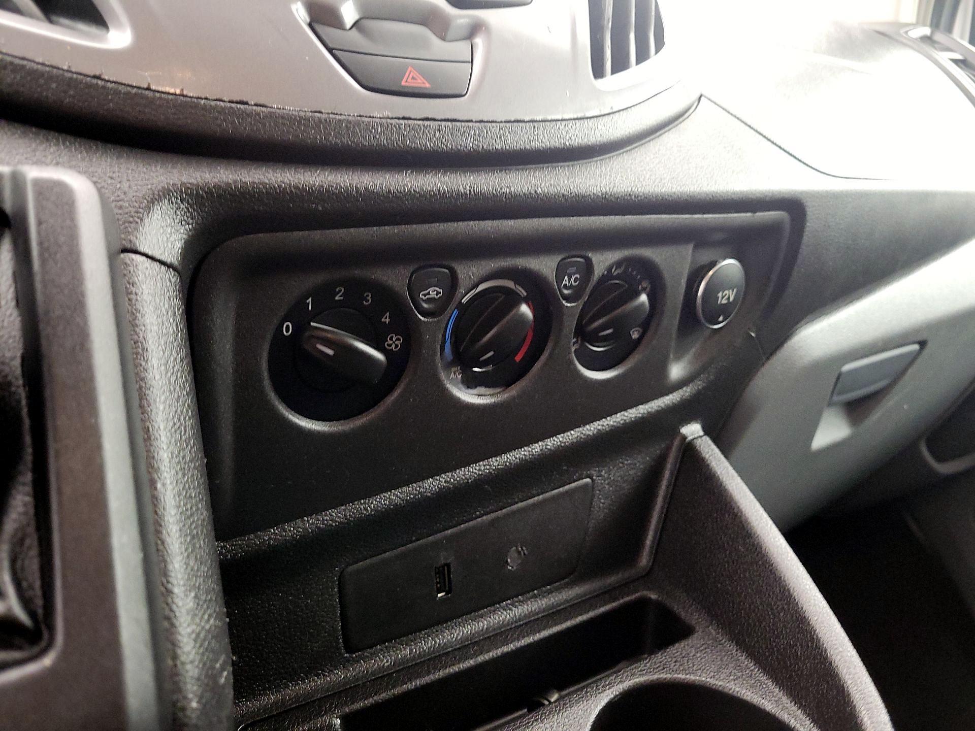Thumbnail: 2017 Ford Transit Series - 16