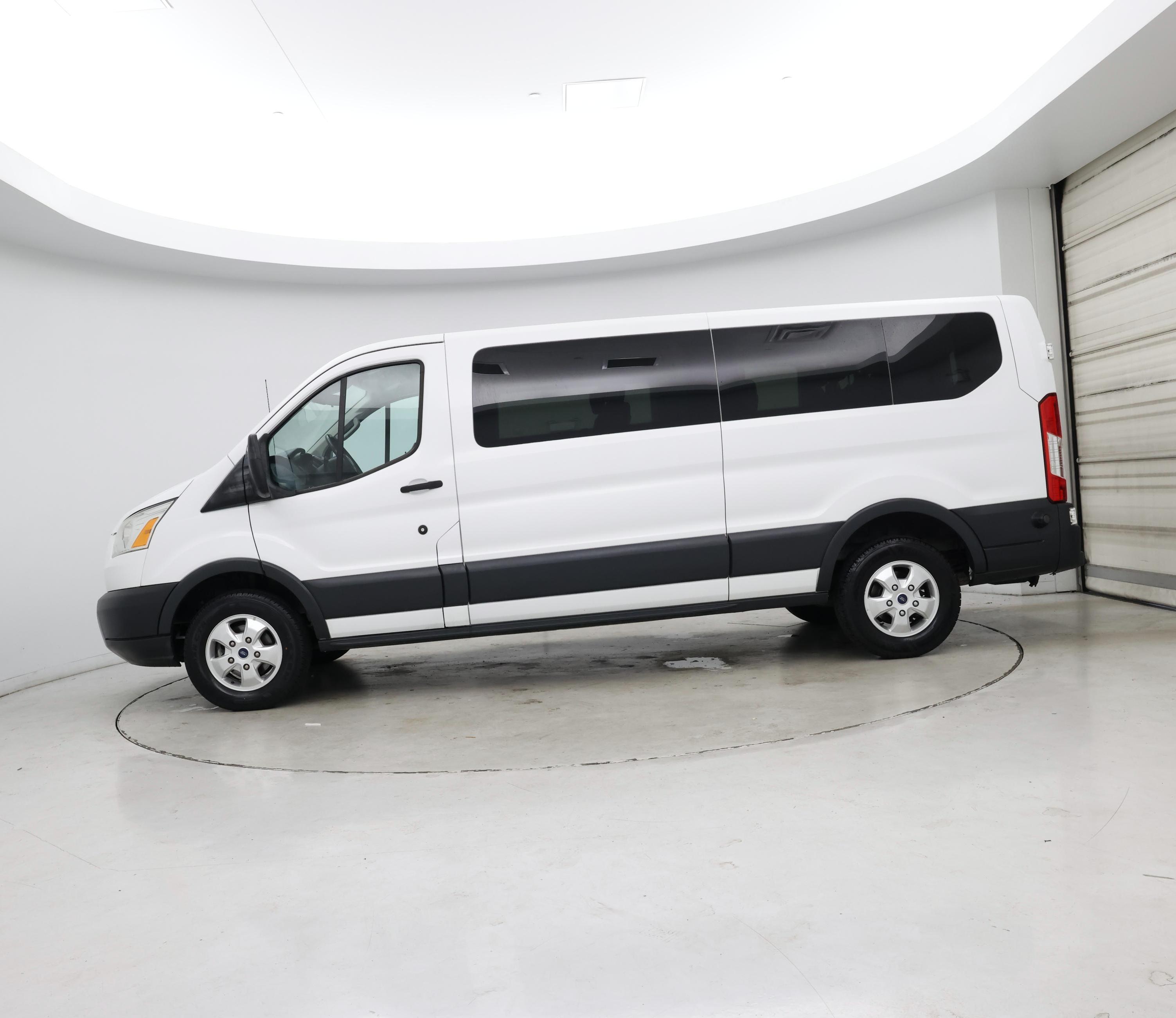 Thumbnail: 2017 Ford Transit Series - 3