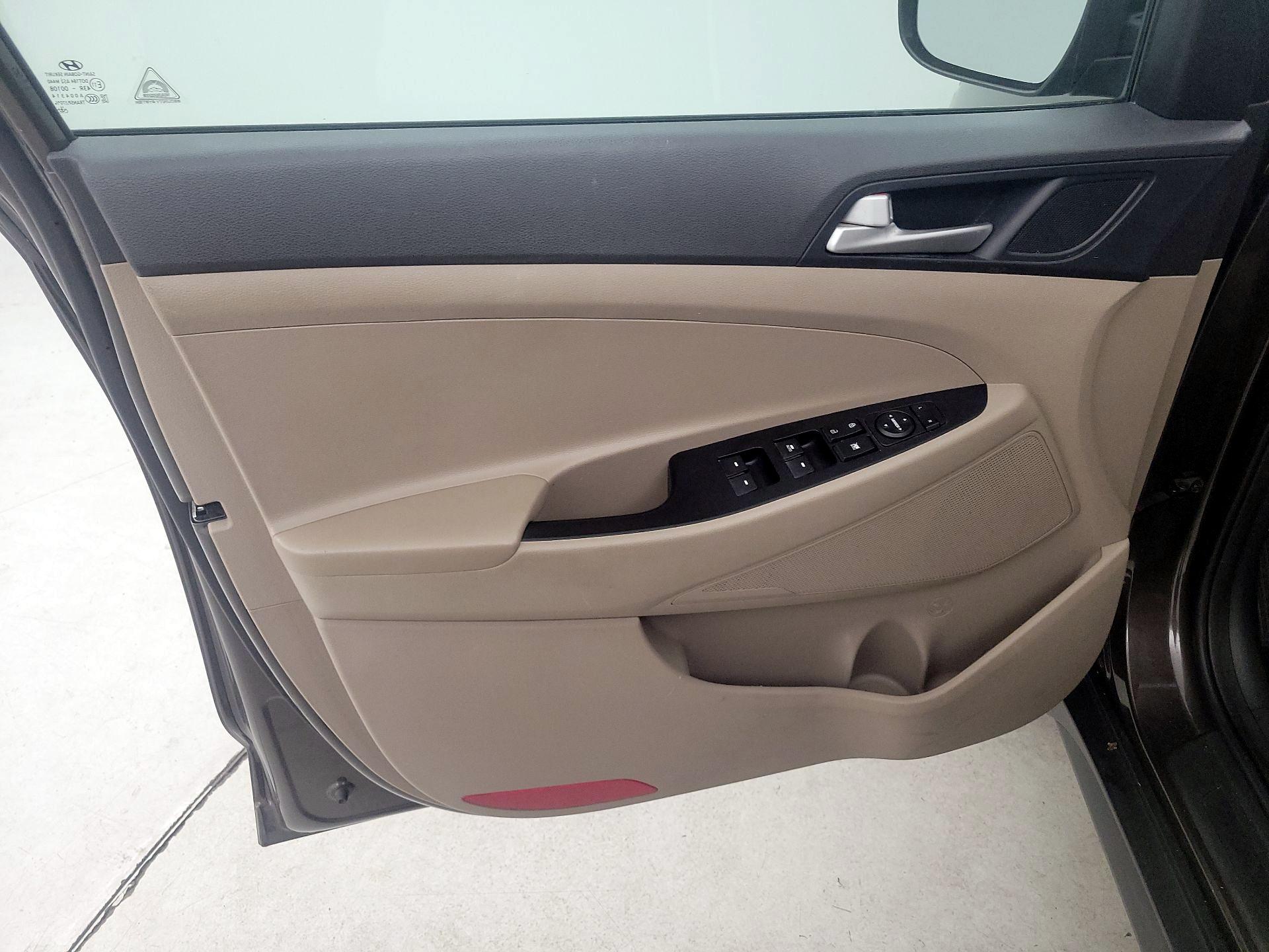 Thumbnail: 2019 Hyundai Tucson - 11