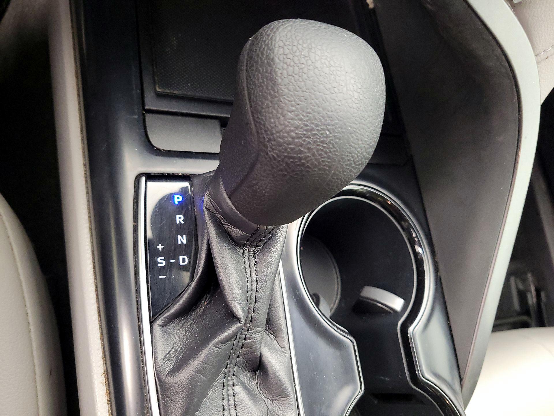 Thumbnail: 2018 Toyota Camry - 17