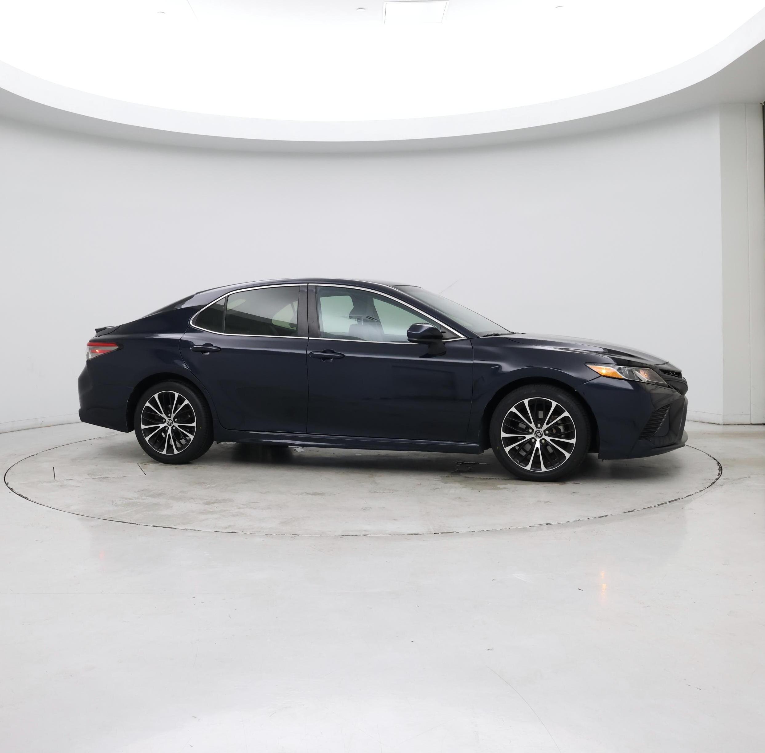 Thumbnail: 2018 Toyota Camry - 7