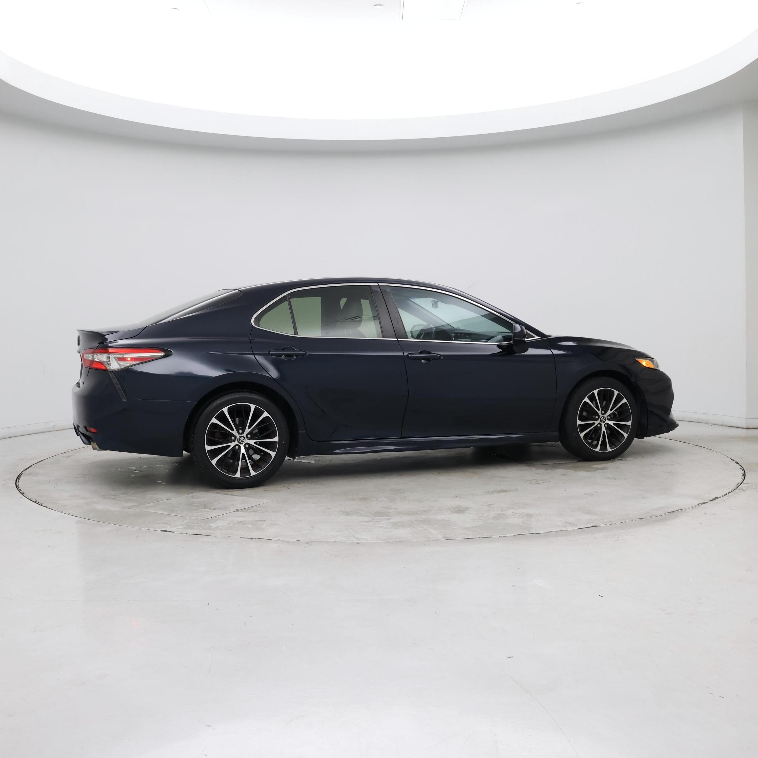Thumbnail: 2018 Toyota Camry - 8