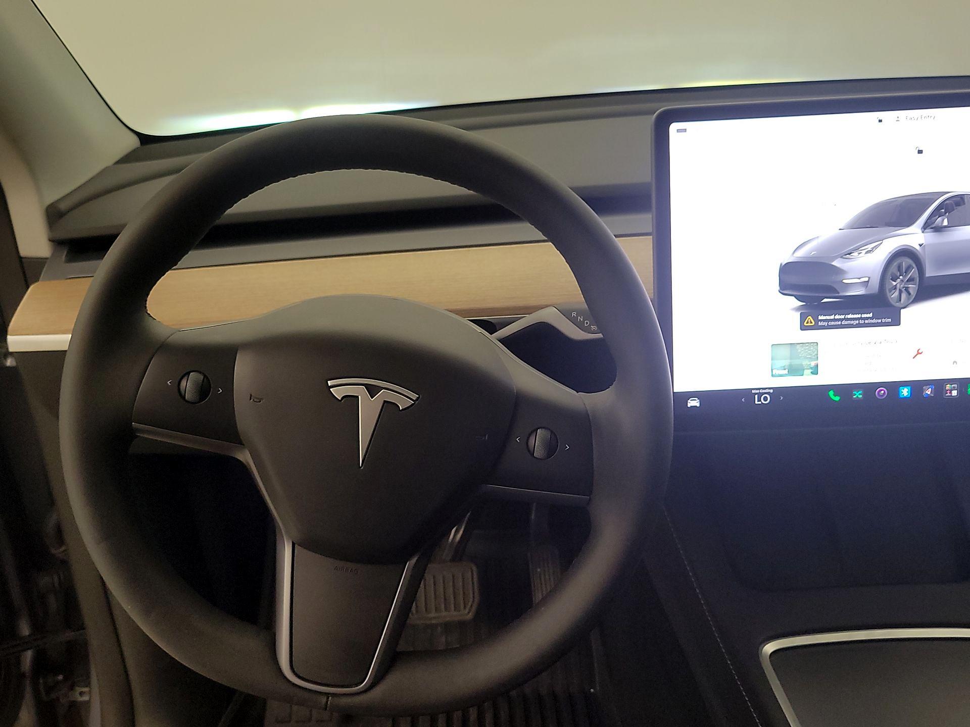 Thumbnail: 2024 Tesla Model Y - 10