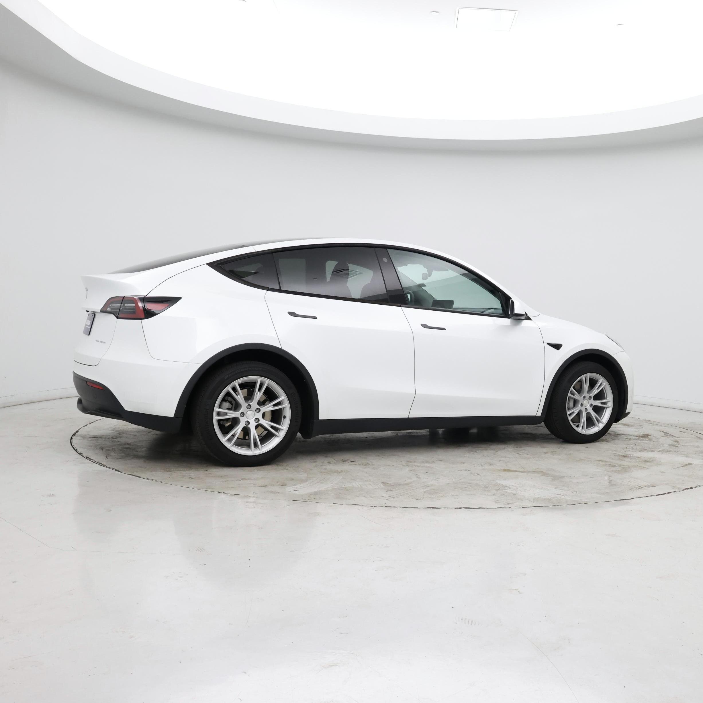 Thumbnail: 2023 Tesla Model Y - 6