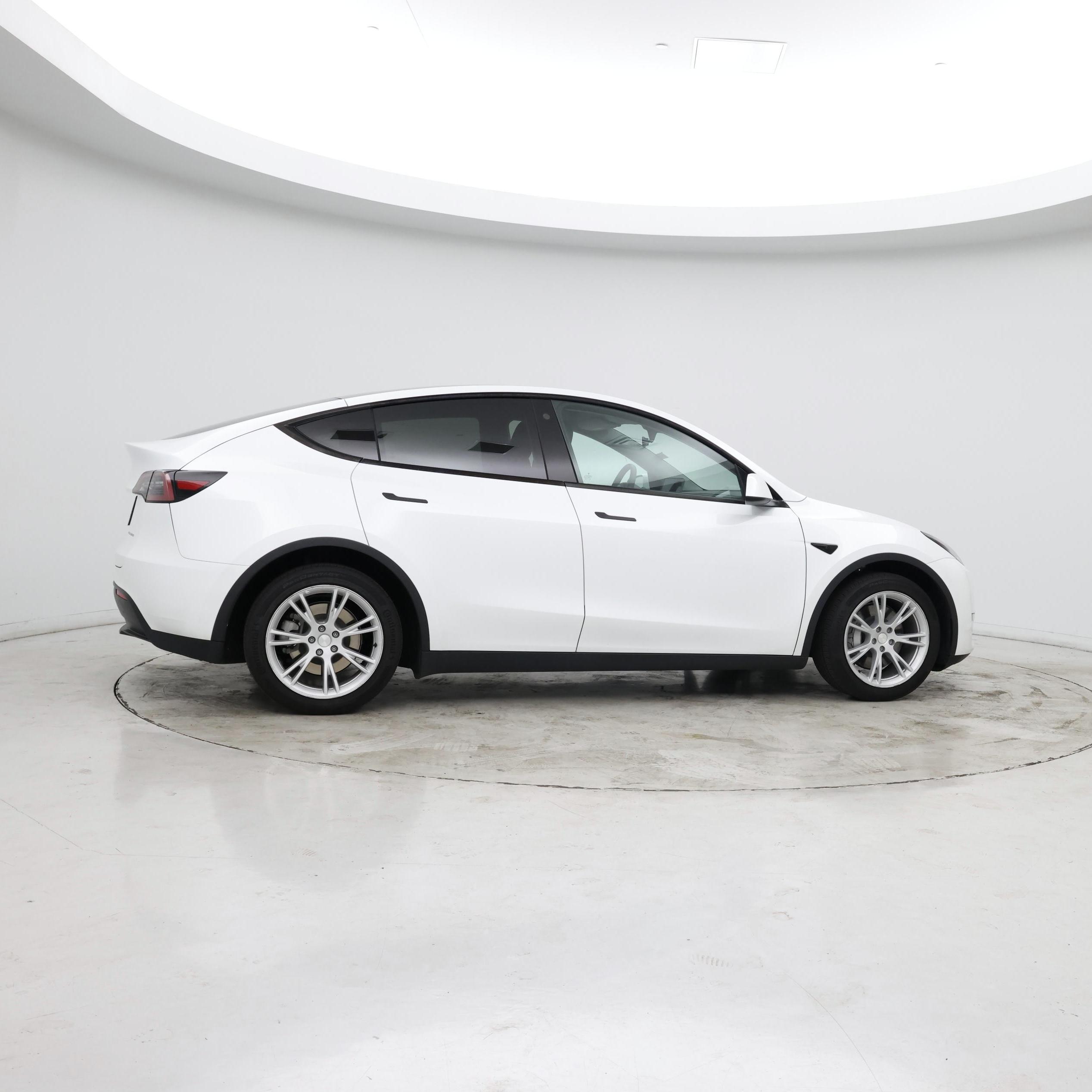 Thumbnail: 2023 Tesla Model Y - 8