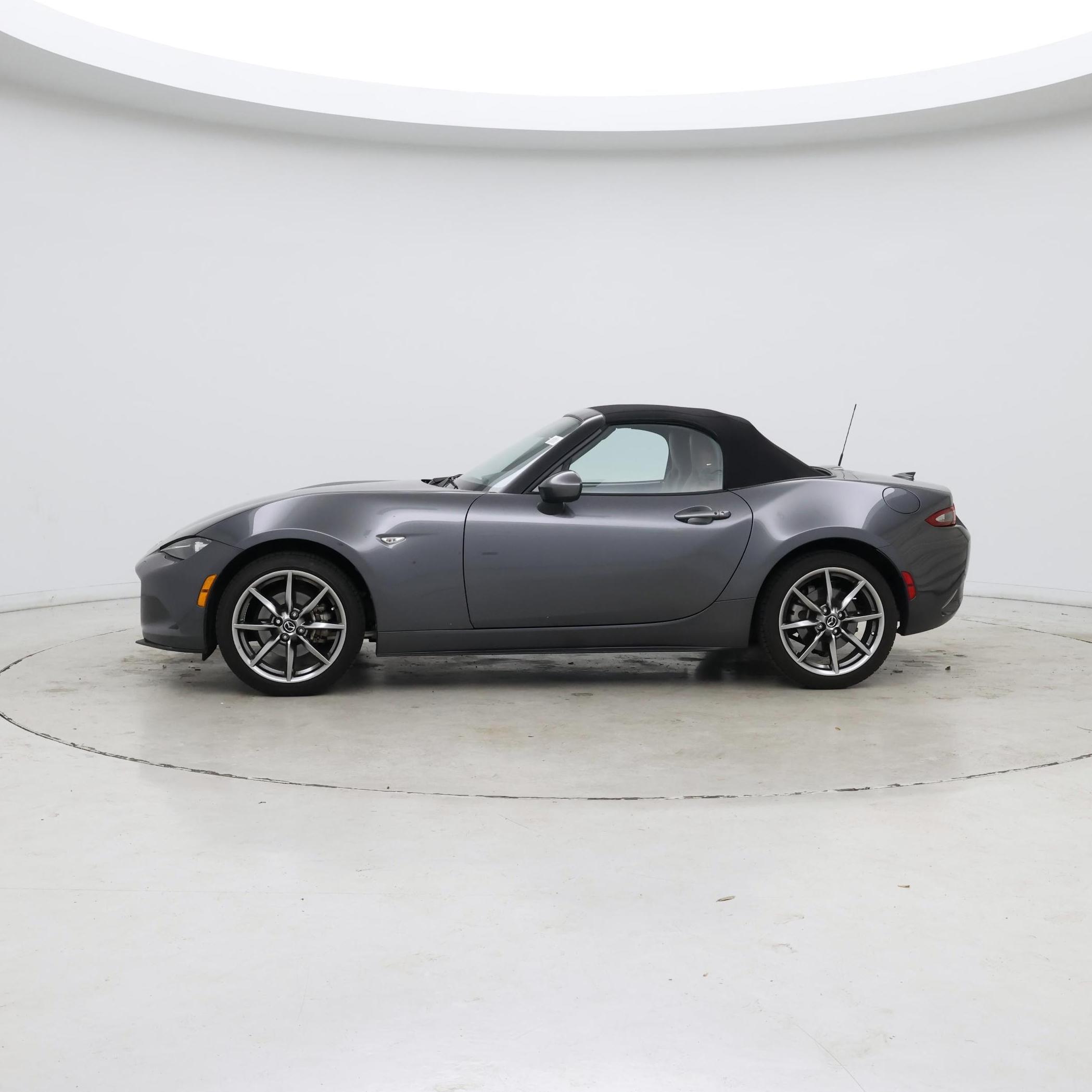 Thumbnail: 2022 Mazda MX-5 Miata - 3
